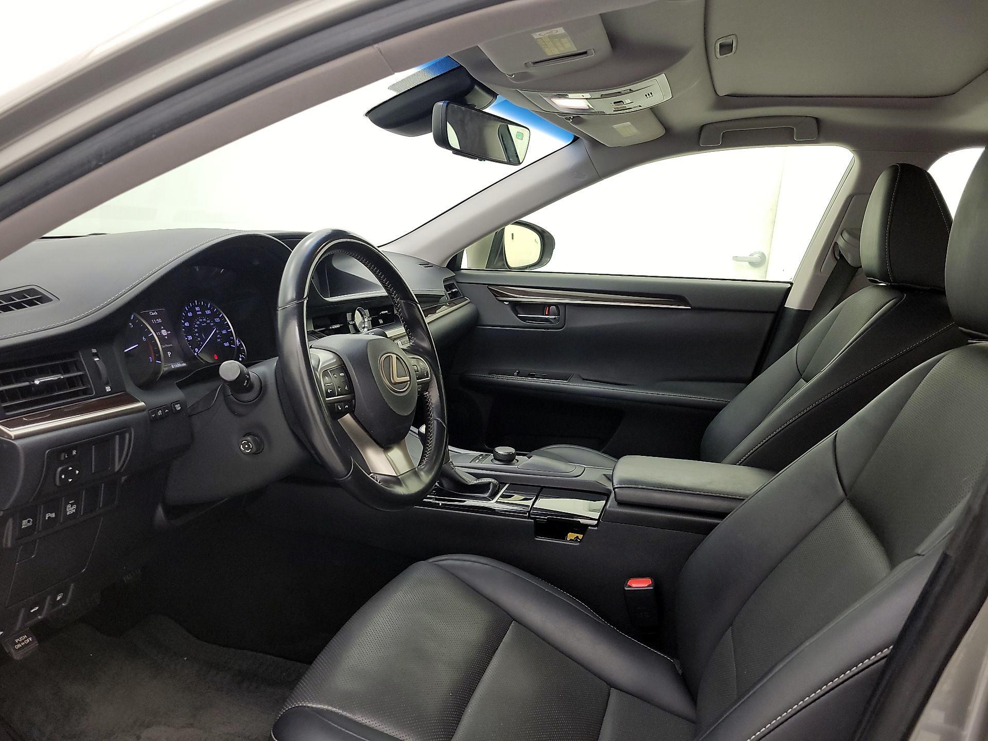 Thumbnail: 2018 Lexus ES - 11