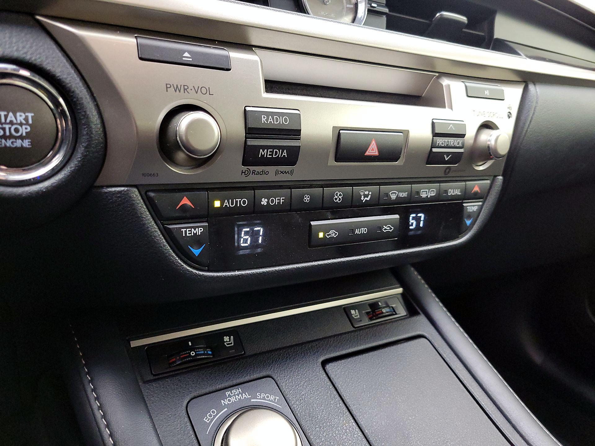 Thumbnail: 2018 Lexus ES - 16