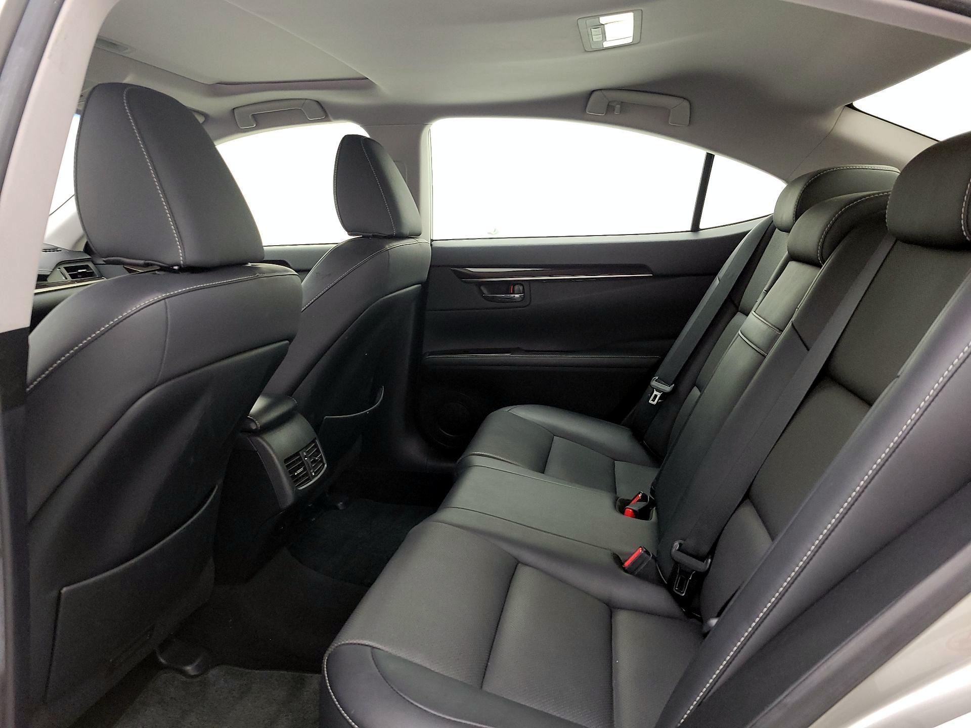 Thumbnail: 2018 Lexus ES - 20