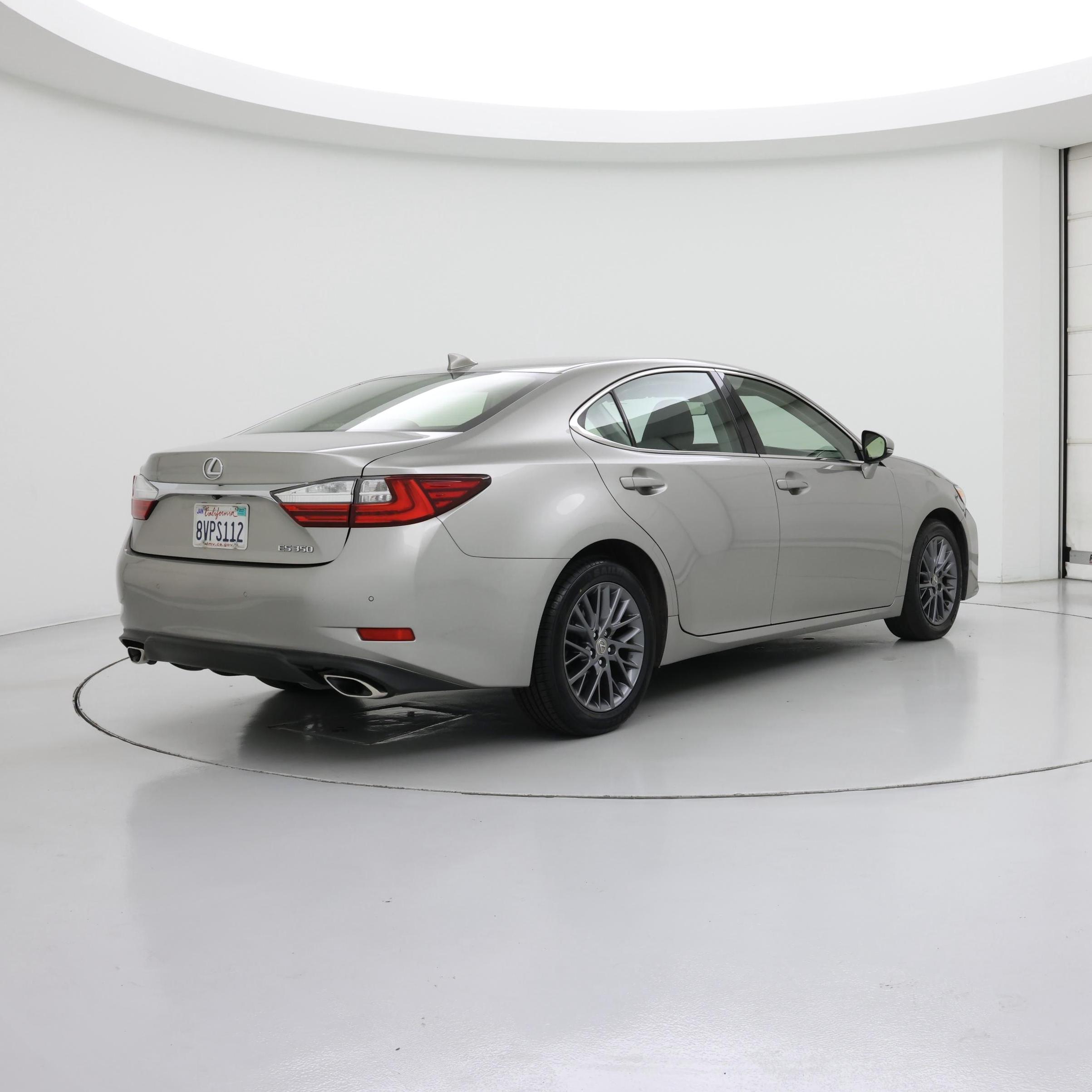 Thumbnail: 2018 Lexus ES - 8