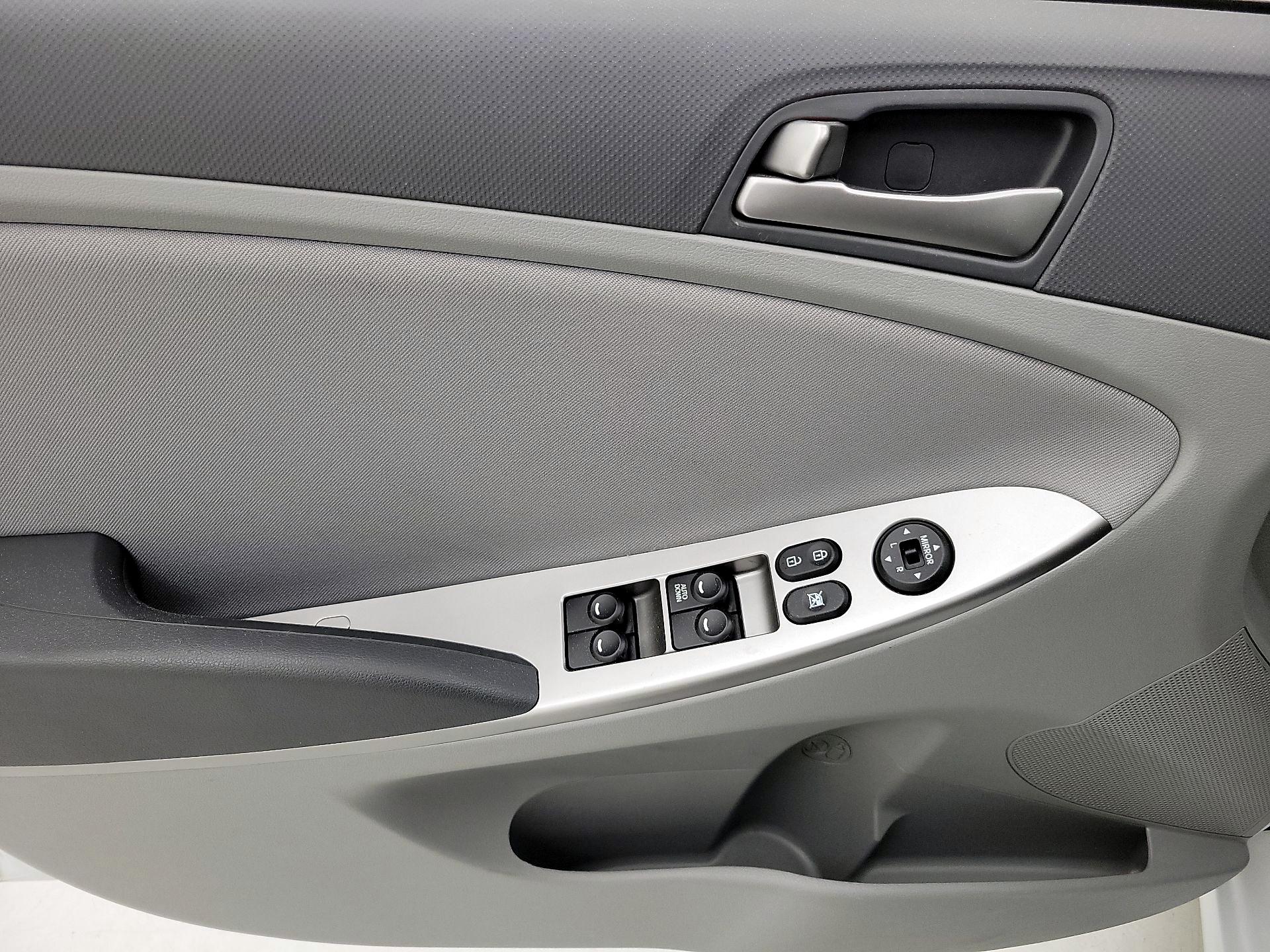 Thumbnail: 2017 Hyundai Accent - 12