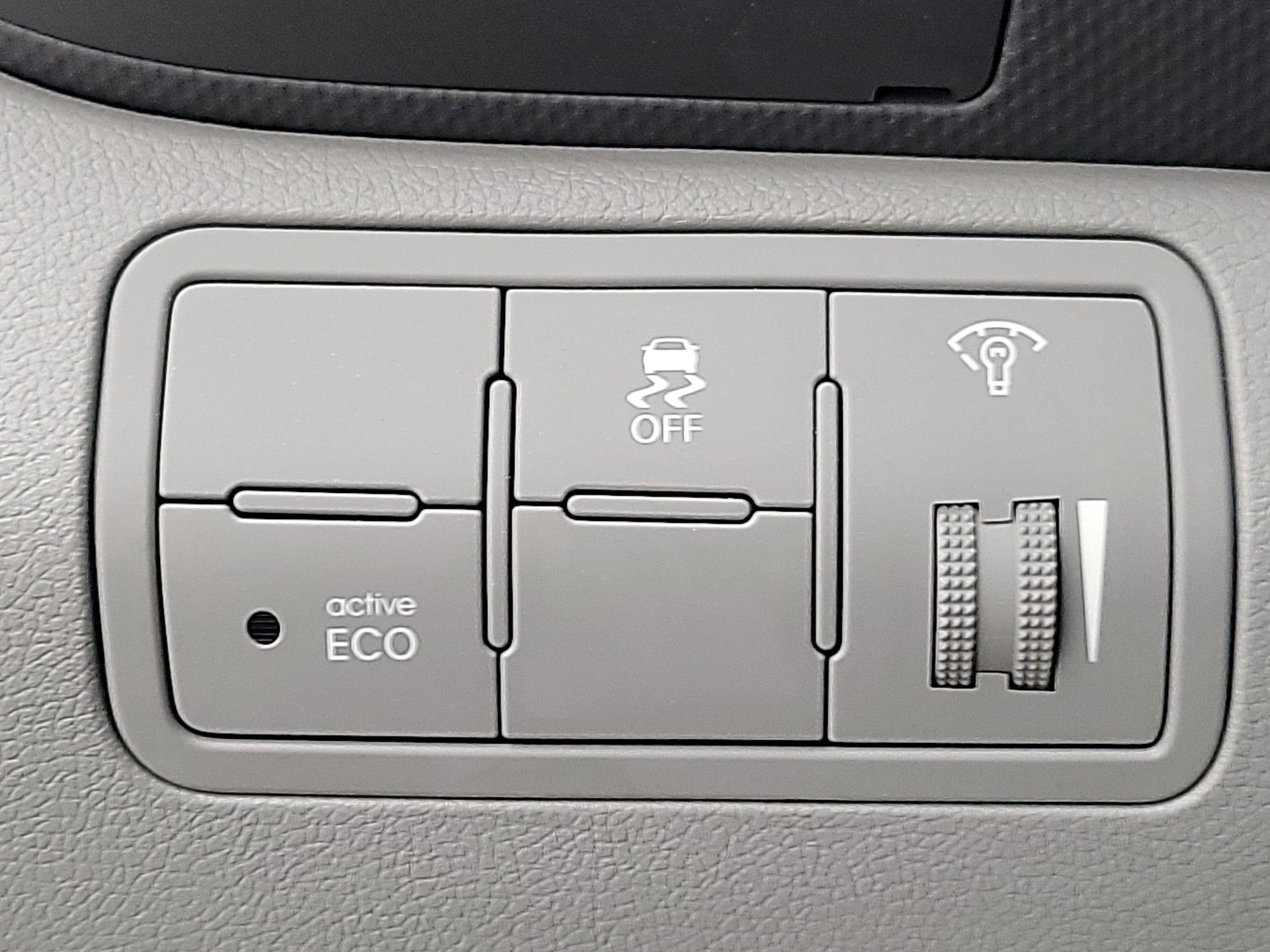 Thumbnail: 2017 Hyundai Accent - 13