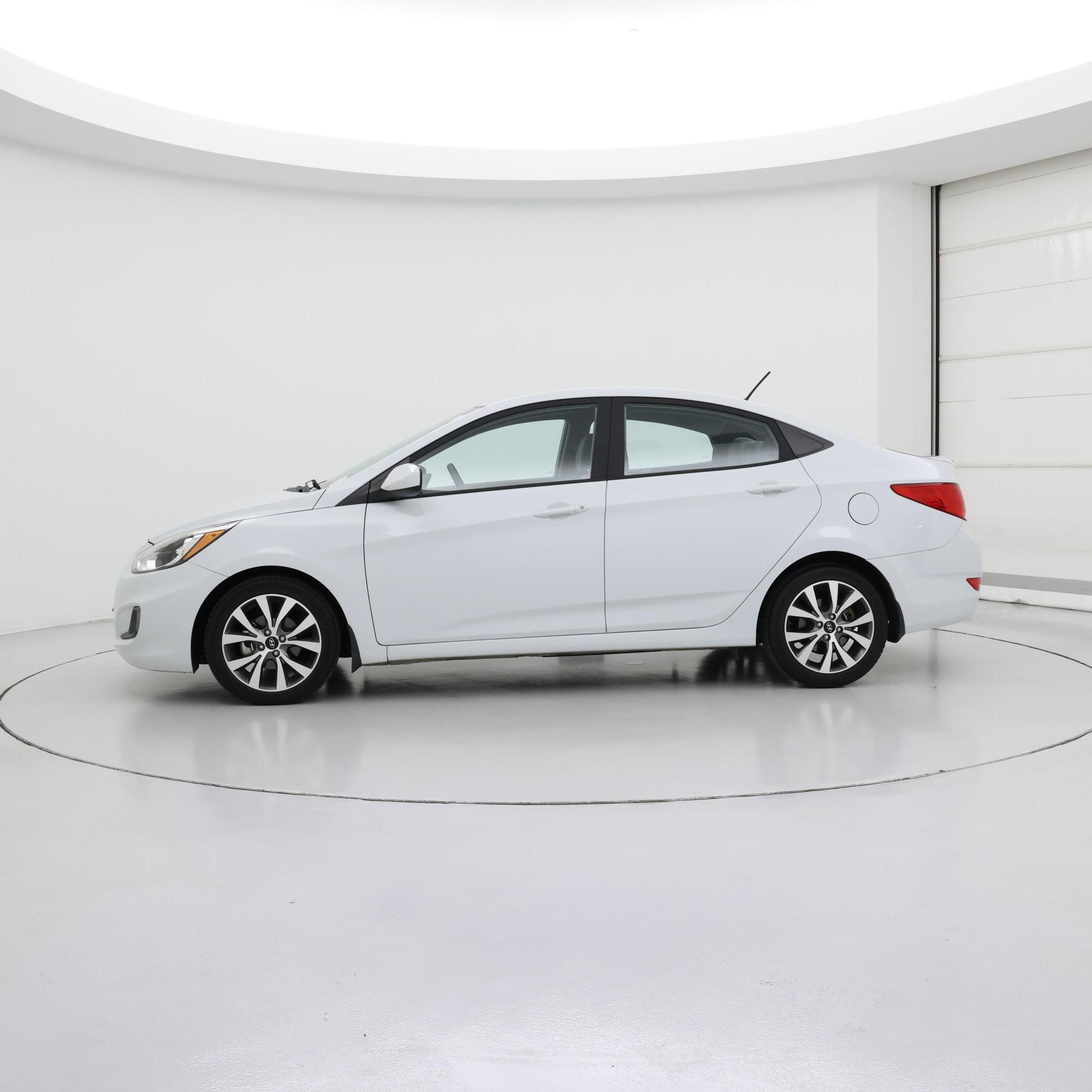 Thumbnail: 2017 Hyundai Accent - 3