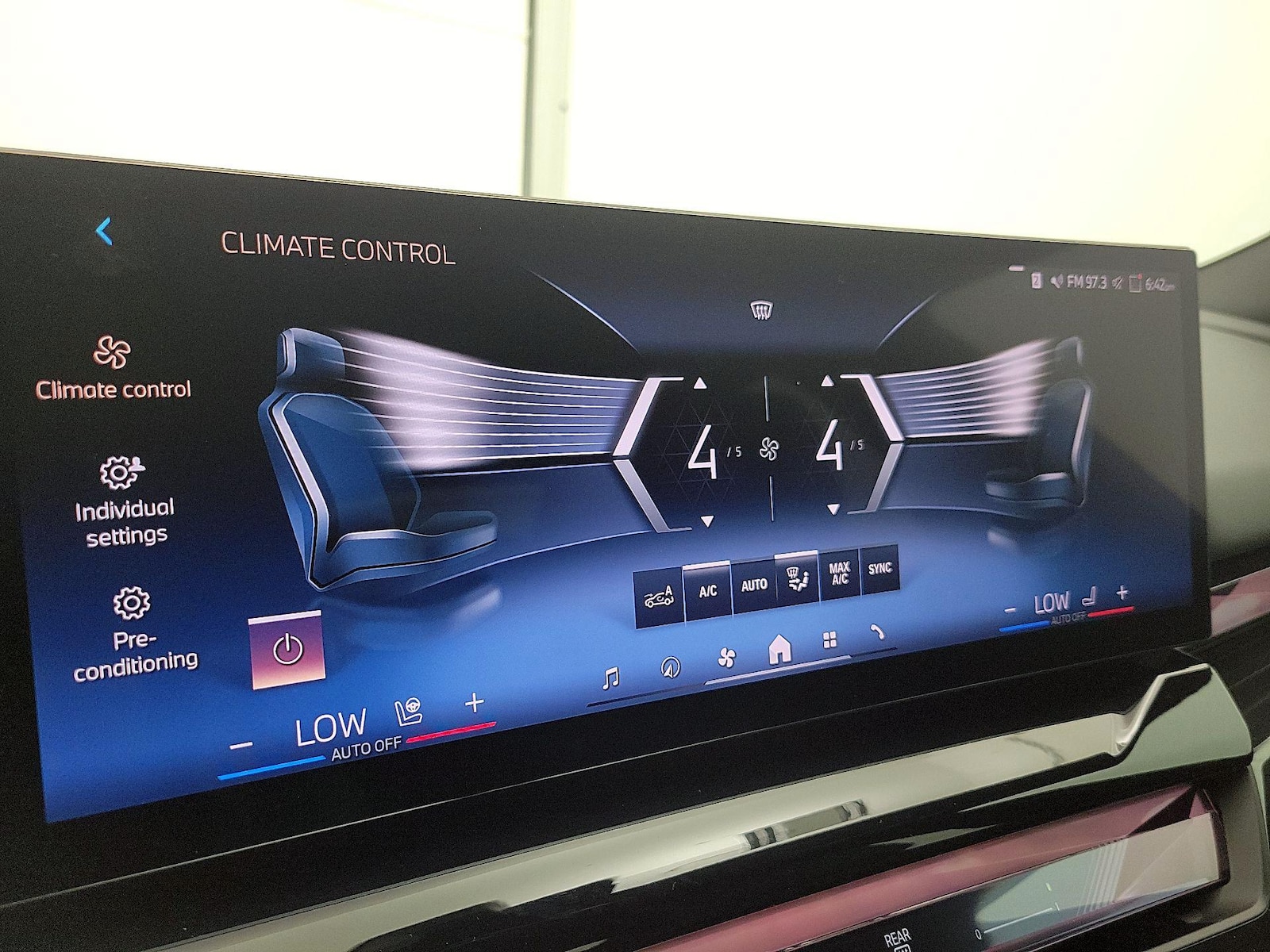 2024 BMW 5 Series 540i - Photo 18