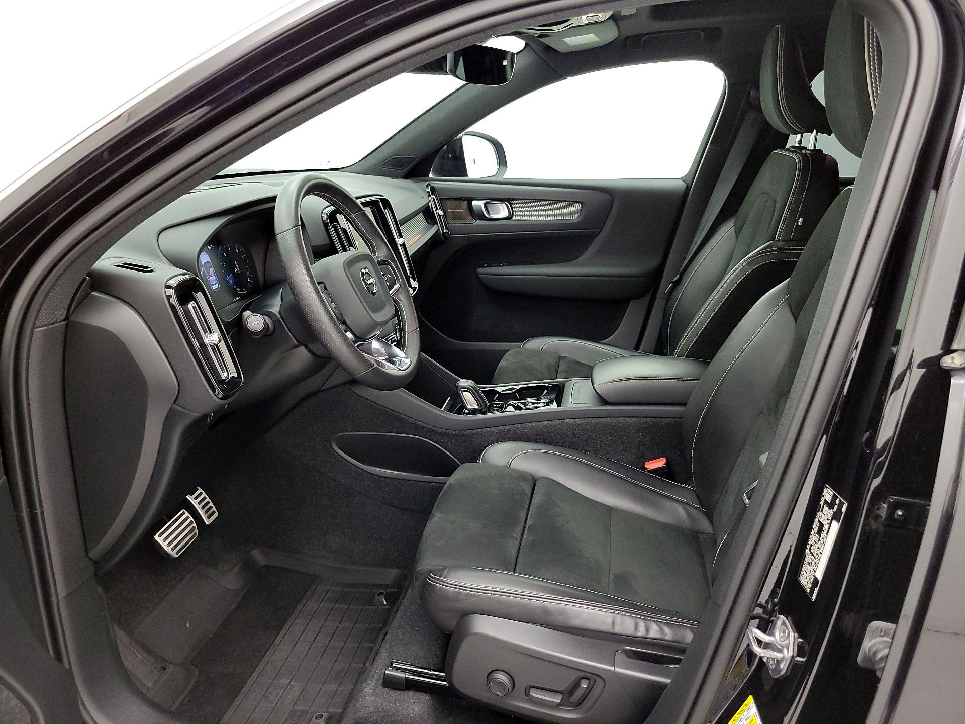 Thumbnail: 2021 Volvo XC40 - 11