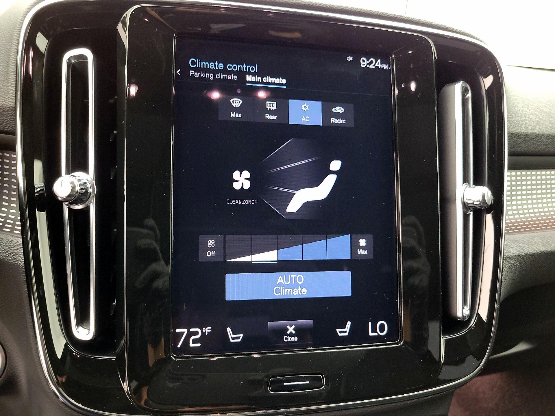 Thumbnail: 2021 Volvo XC40 - 16