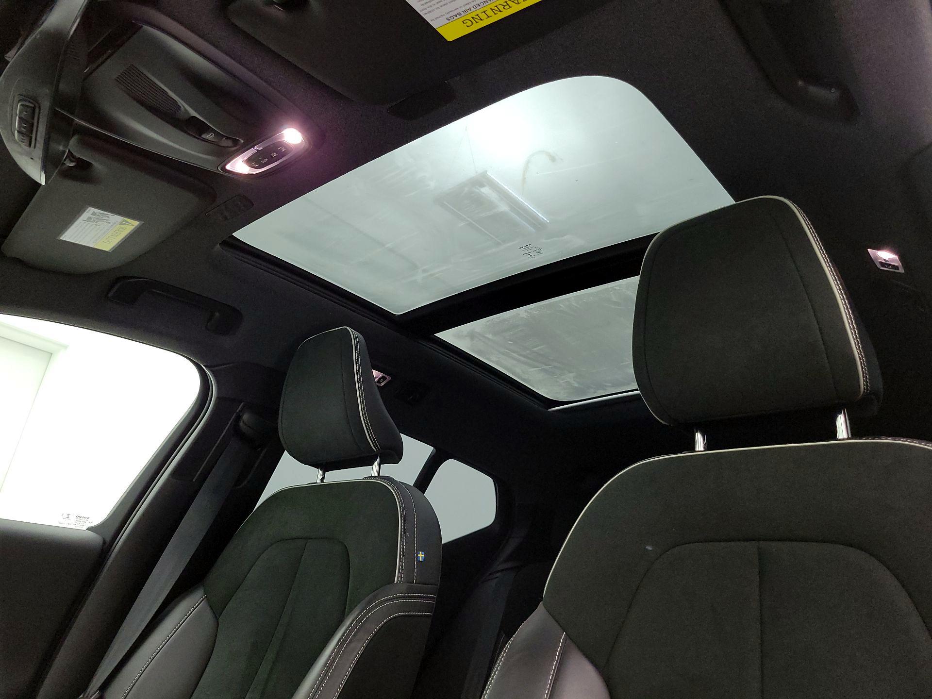 Thumbnail: 2021 Volvo XC40 - 19