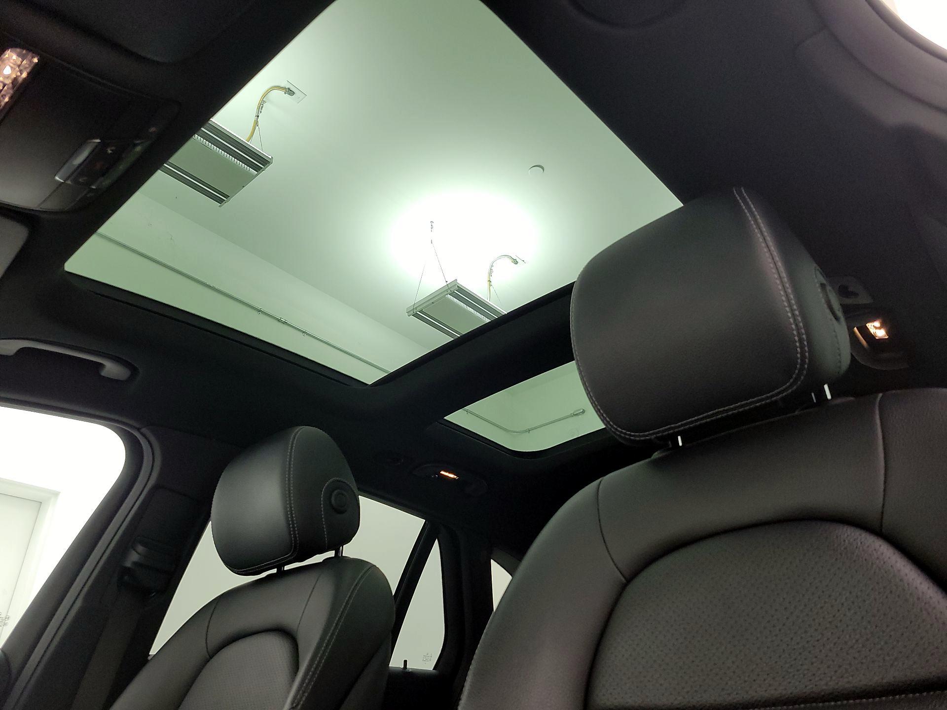 Thumbnail: 2019 Mercedes-Benz GLC - 20