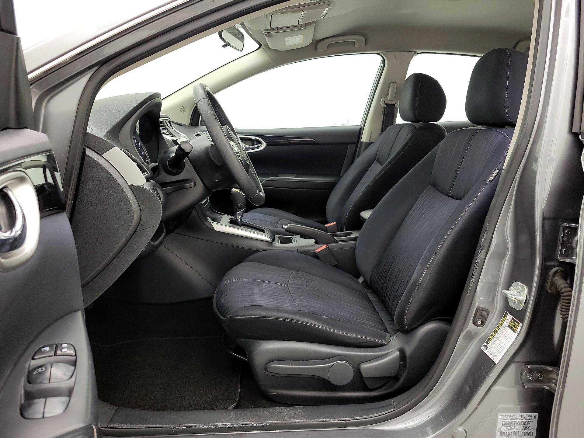 Thumbnail: 2016 Nissan Sentra - 11