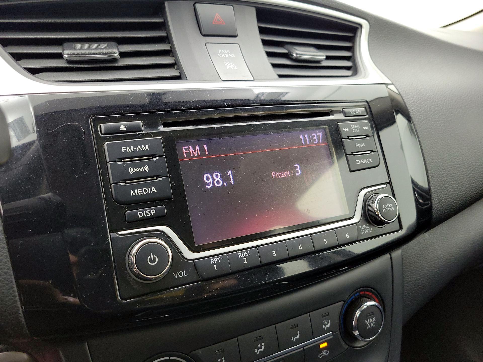 Thumbnail: 2016 Nissan Sentra - 15