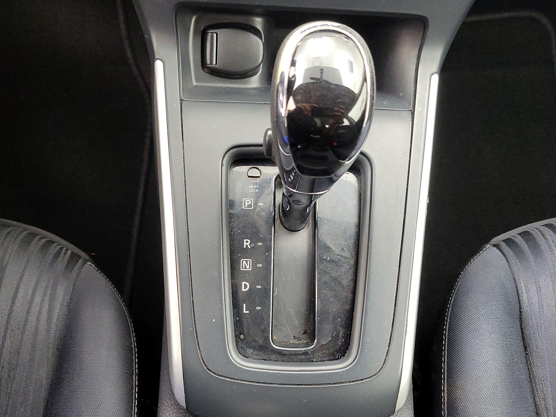 Thumbnail: 2016 Nissan Sentra - 17