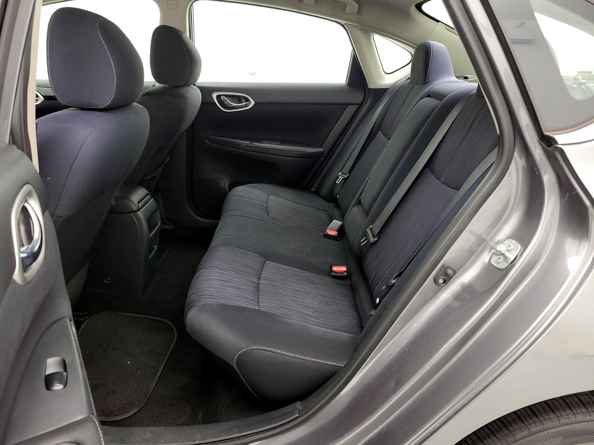Thumbnail: 2016 Nissan Sentra - 18