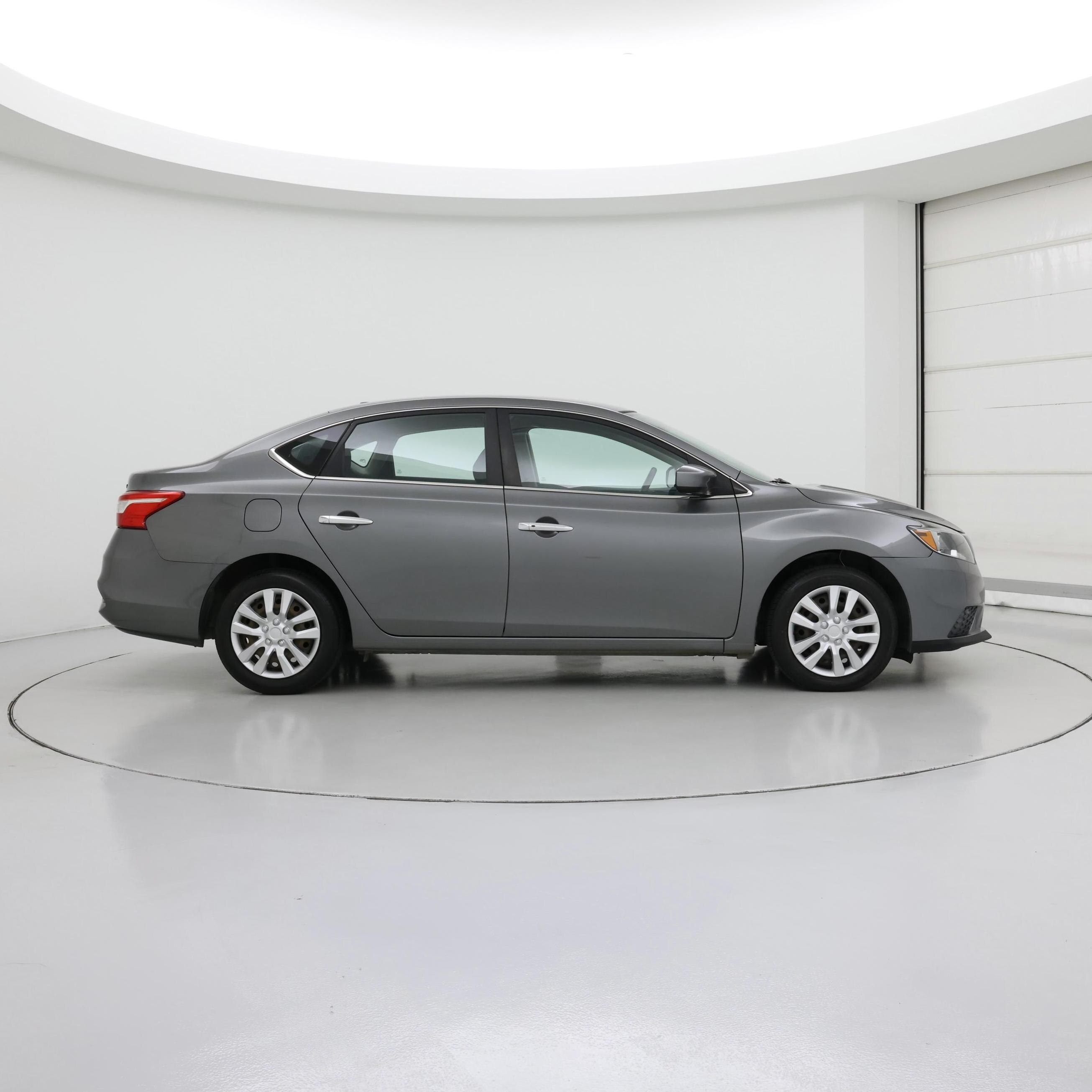 Thumbnail: 2016 Nissan Sentra - 7