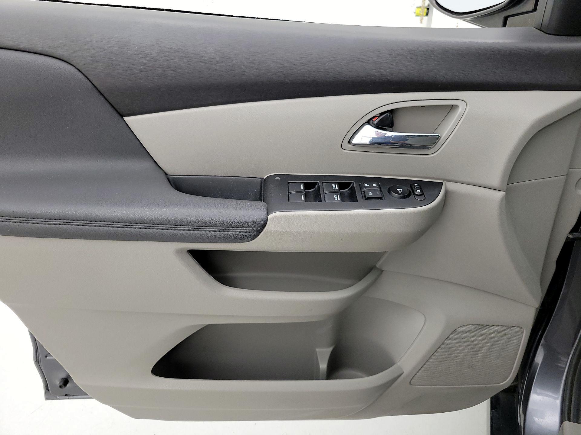 Thumbnail: 2017 Honda Odyssey - 12
