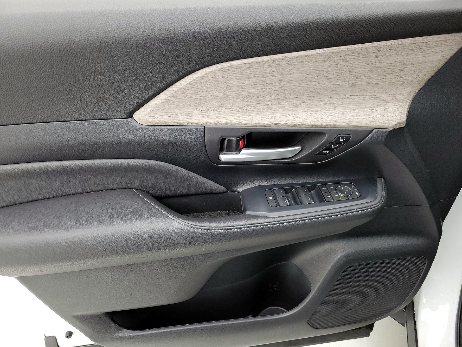 Thumbnail: 2024 Toyota Grand Highlander - 12