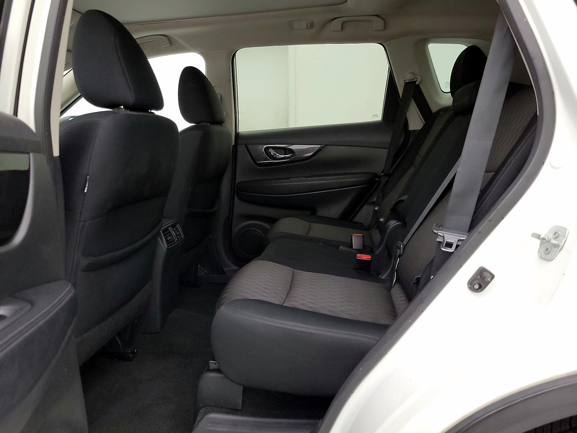 Thumbnail: 2017 Nissan Rogue - 19