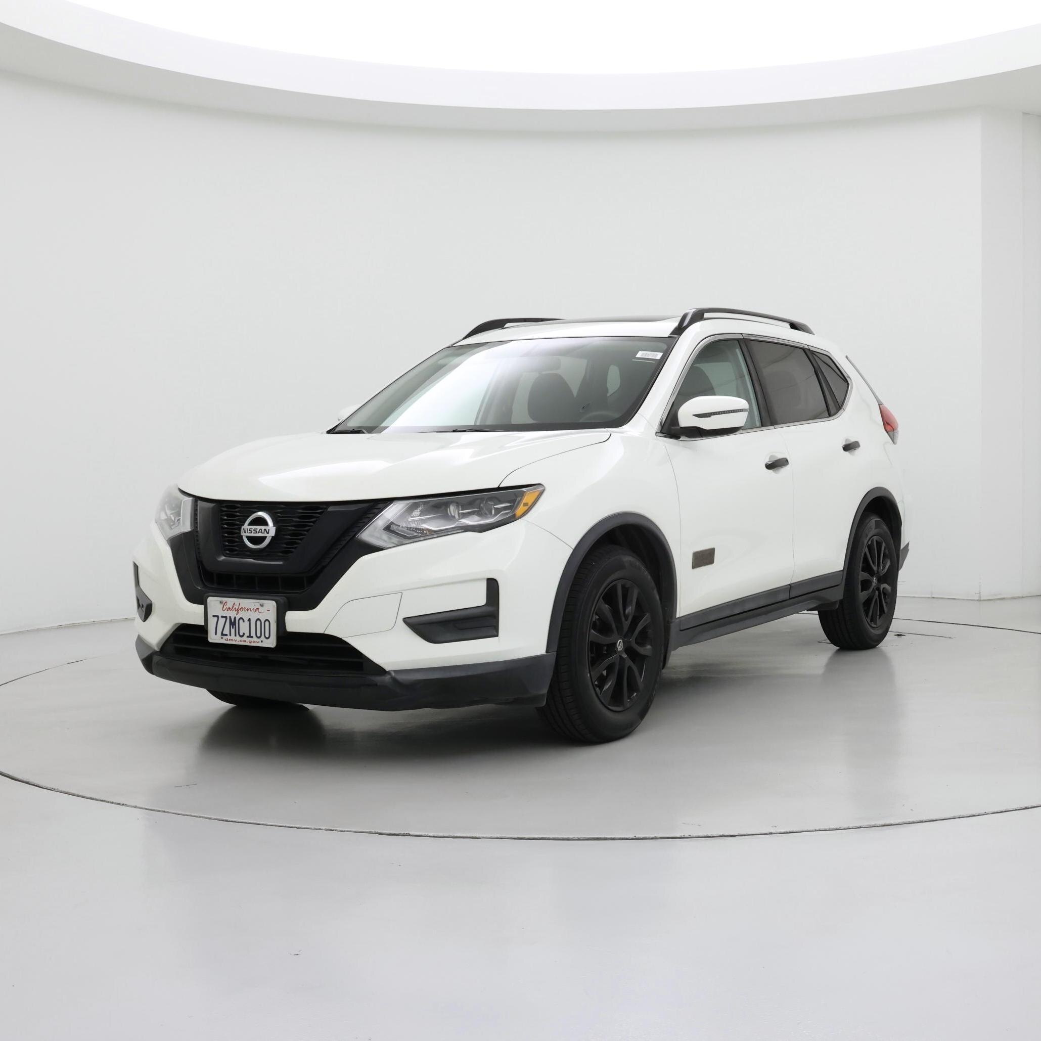 Thumbnail: 2017 Nissan Rogue - 4