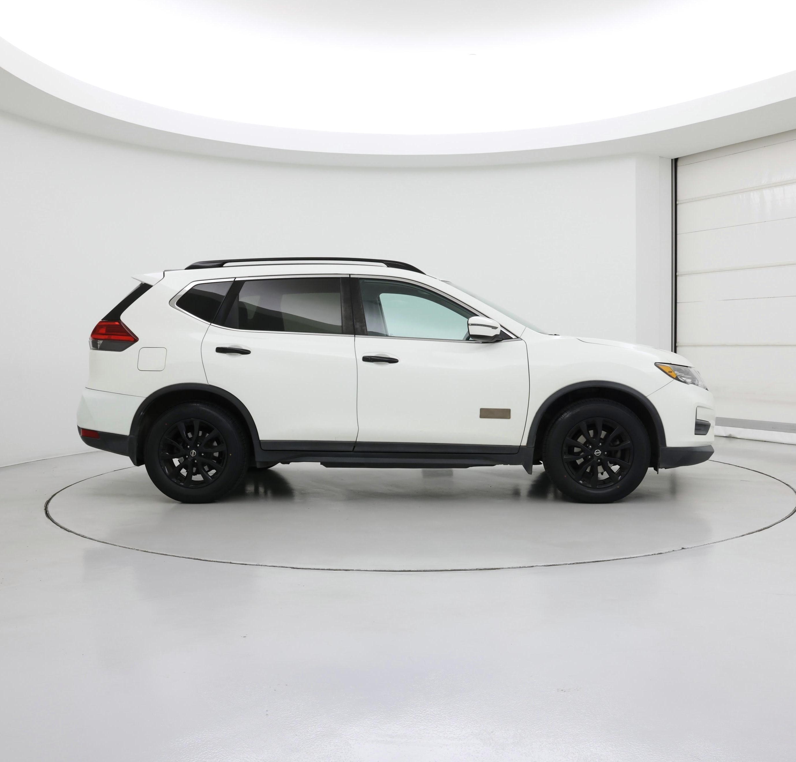 Thumbnail: 2017 Nissan Rogue - 7
