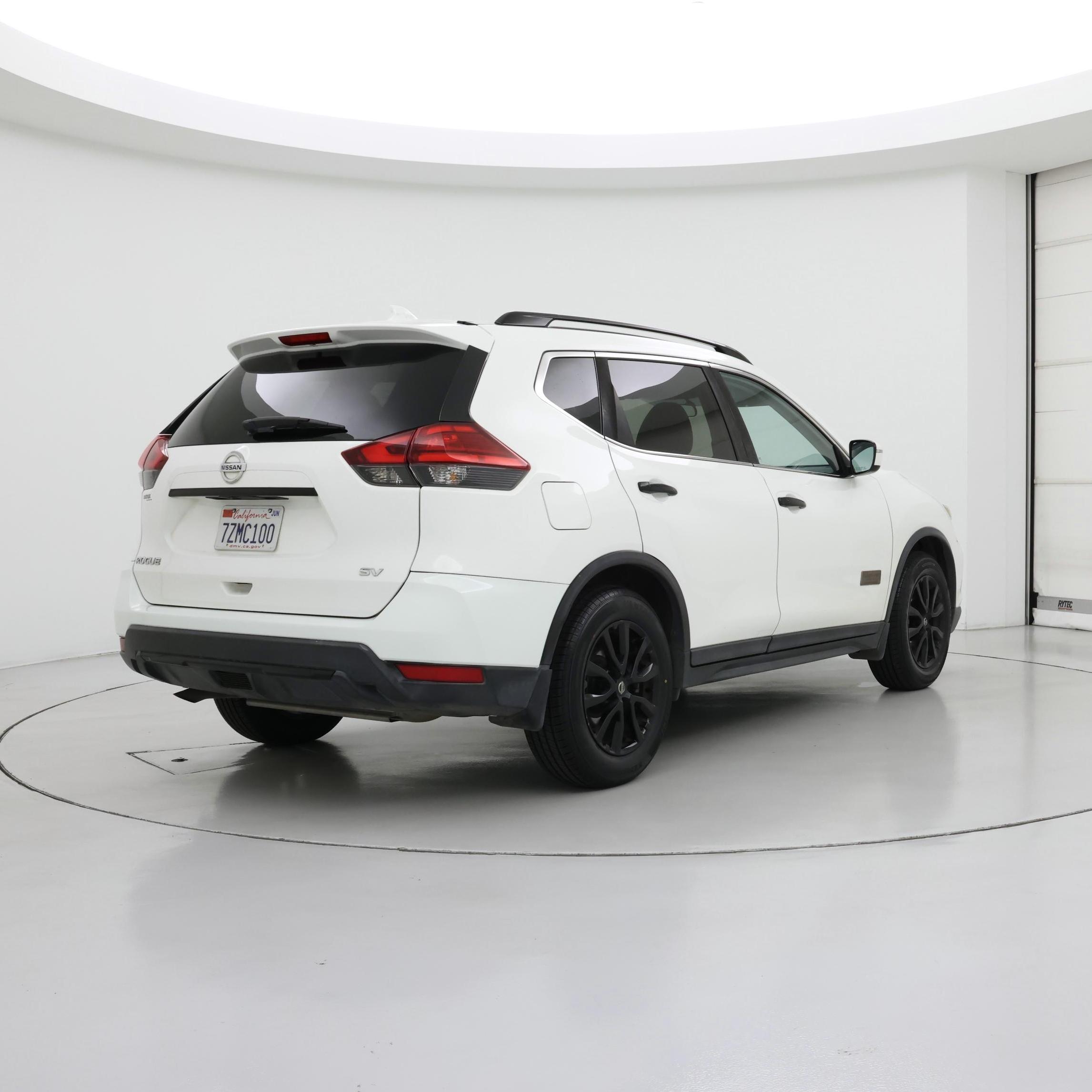 Thumbnail: 2017 Nissan Rogue - 8