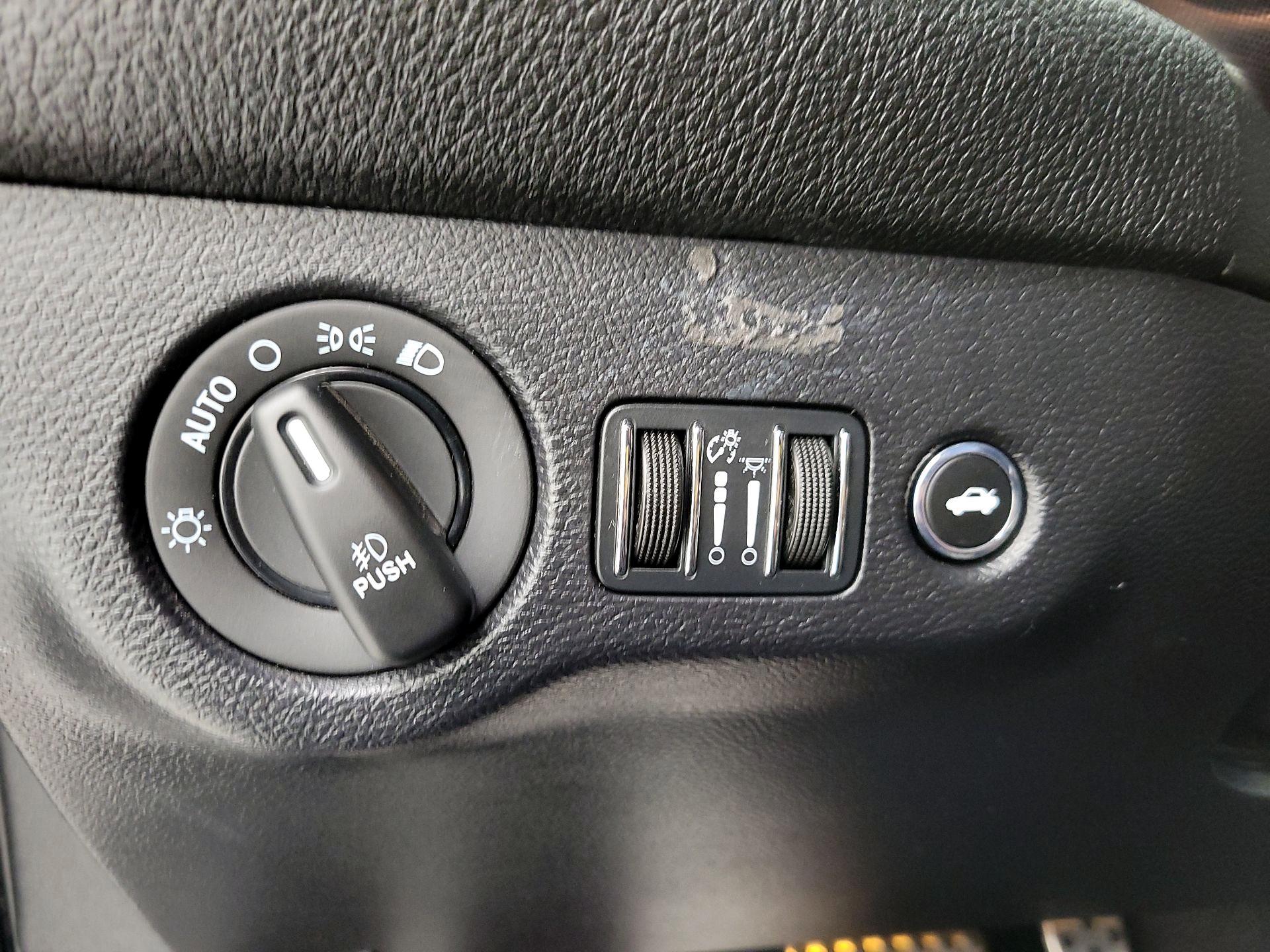 Thumbnail: 2016 Dodge Challenger - 13