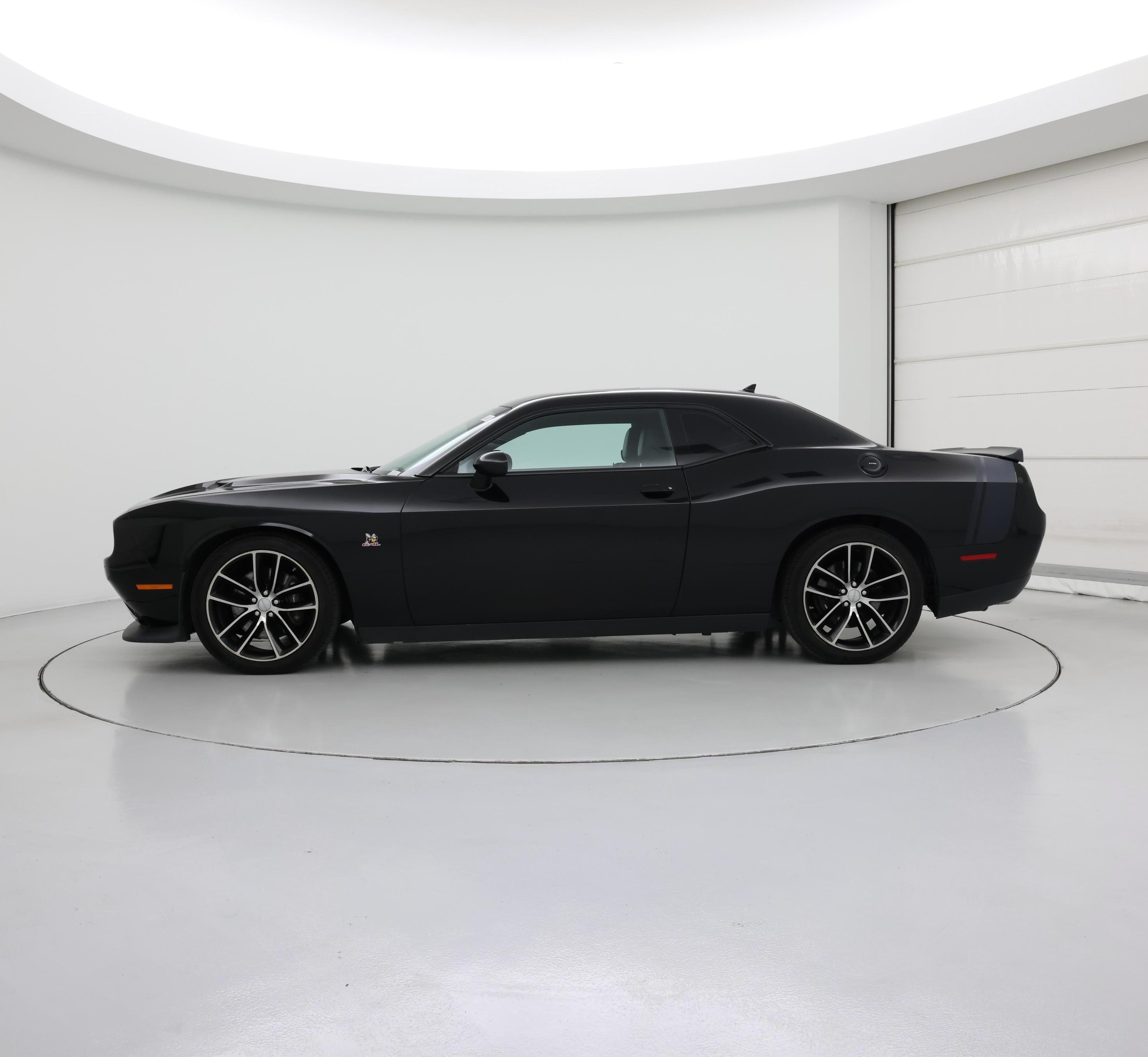 Thumbnail: 2016 Dodge Challenger - 3