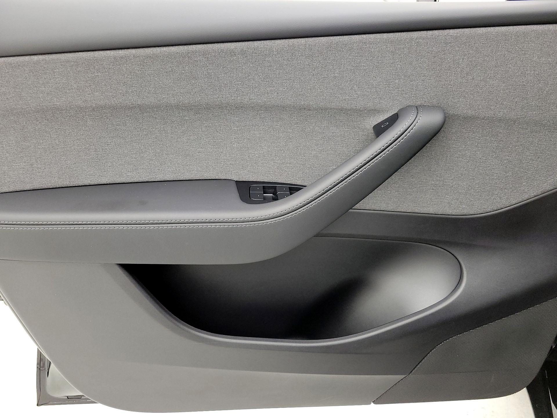 Thumbnail: 2026 Tesla Model Y - 12