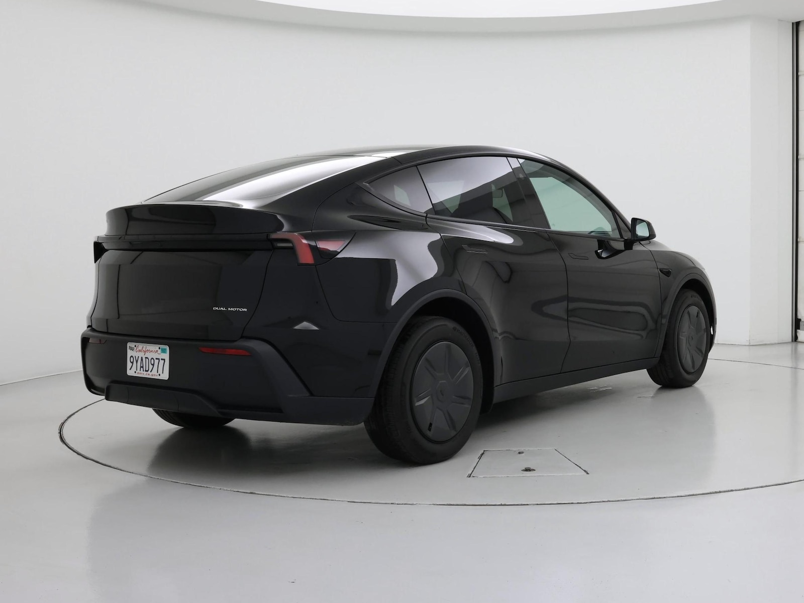2026 Tesla Model Y Long Range - Photo 9