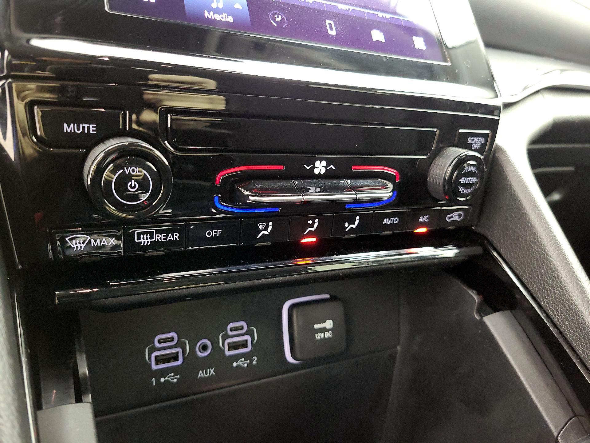 Thumbnail: 2023 Jeep Grand Cherokee - 16