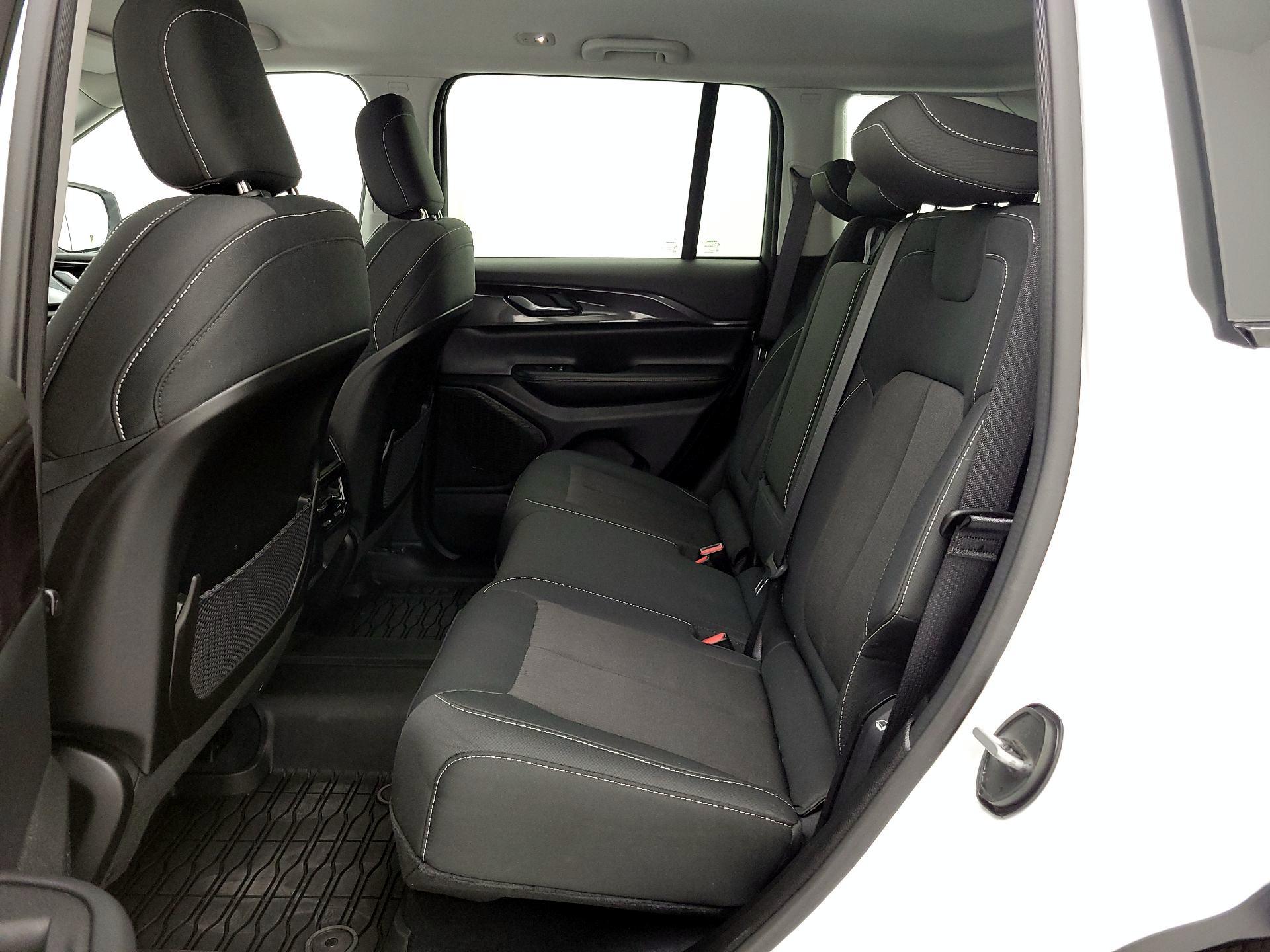 Thumbnail: 2023 Jeep Grand Cherokee - 19