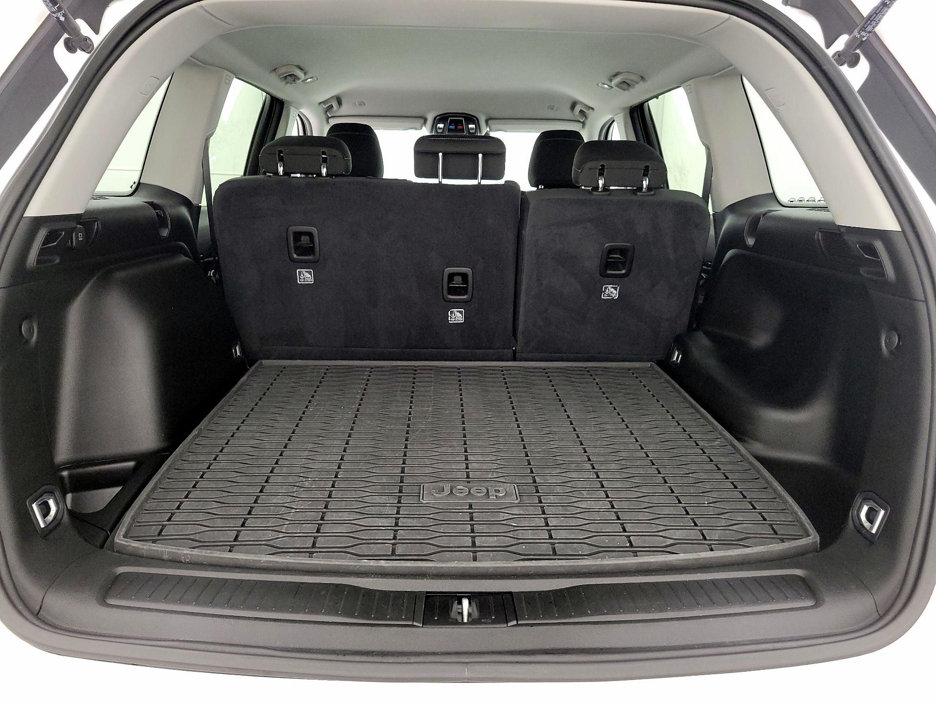 Thumbnail: 2023 Jeep Grand Cherokee - 20