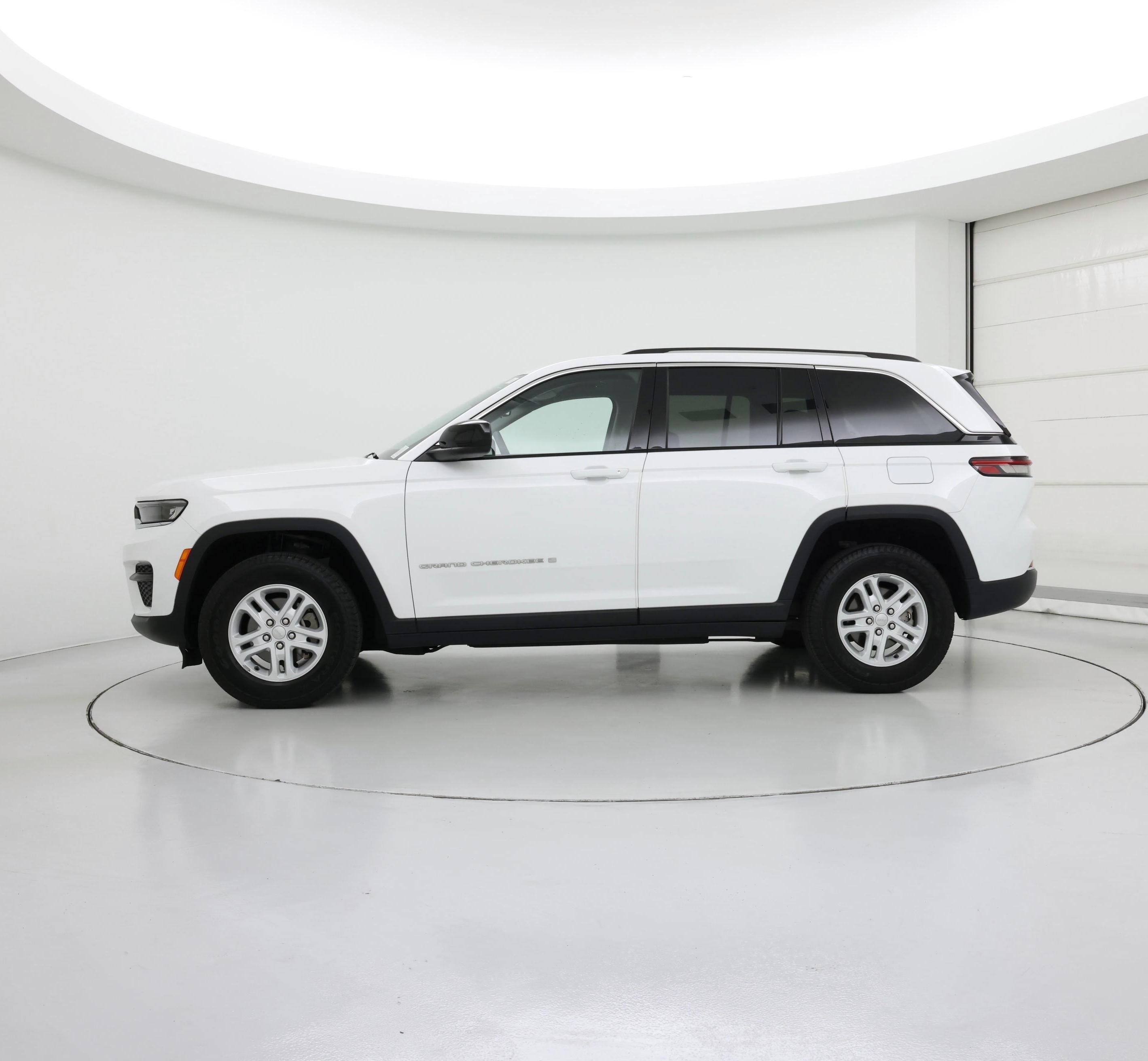 Thumbnail: 2023 Jeep Grand Cherokee - 3