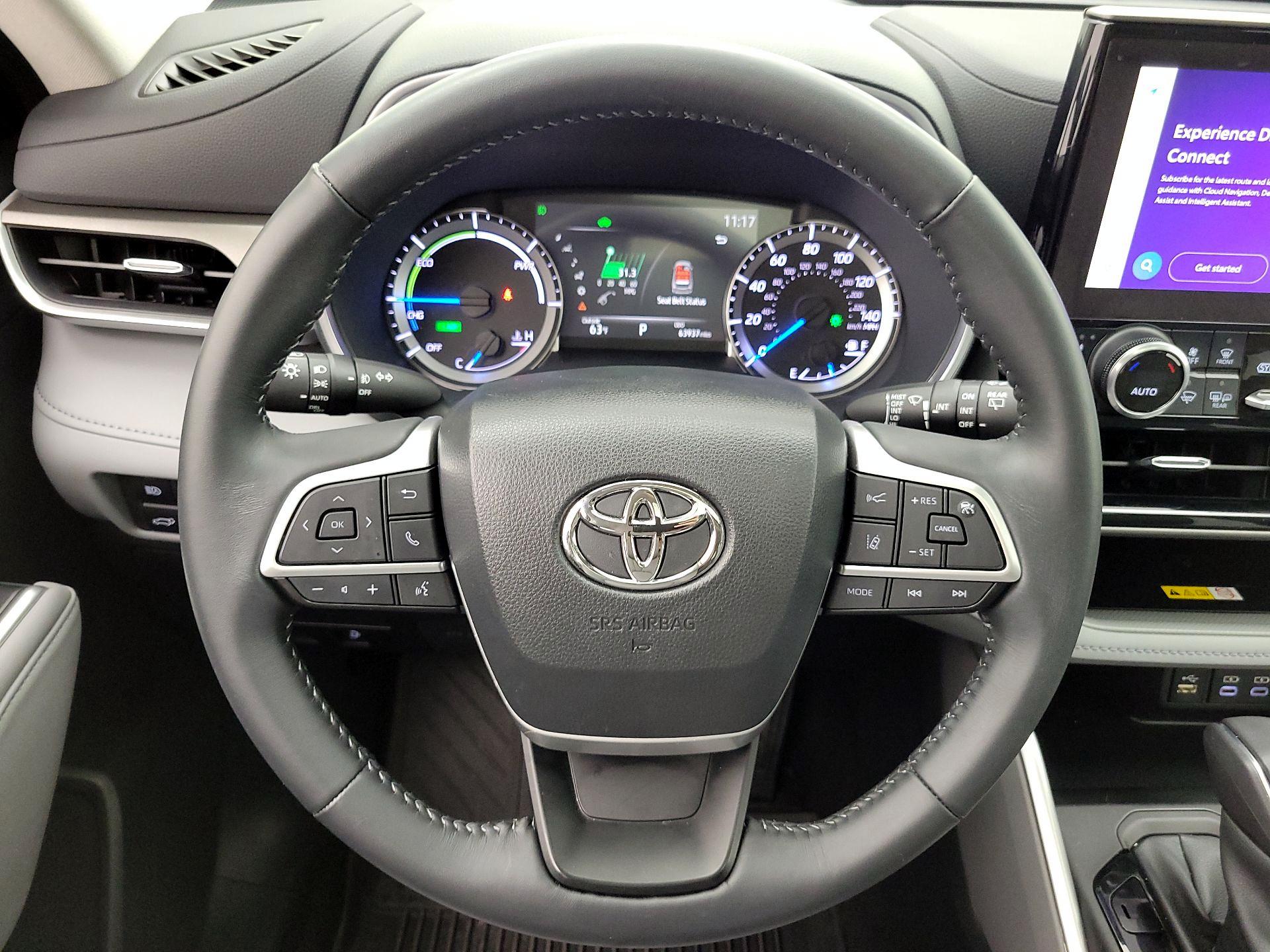 Thumbnail: 2023 Toyota Highlander - 10