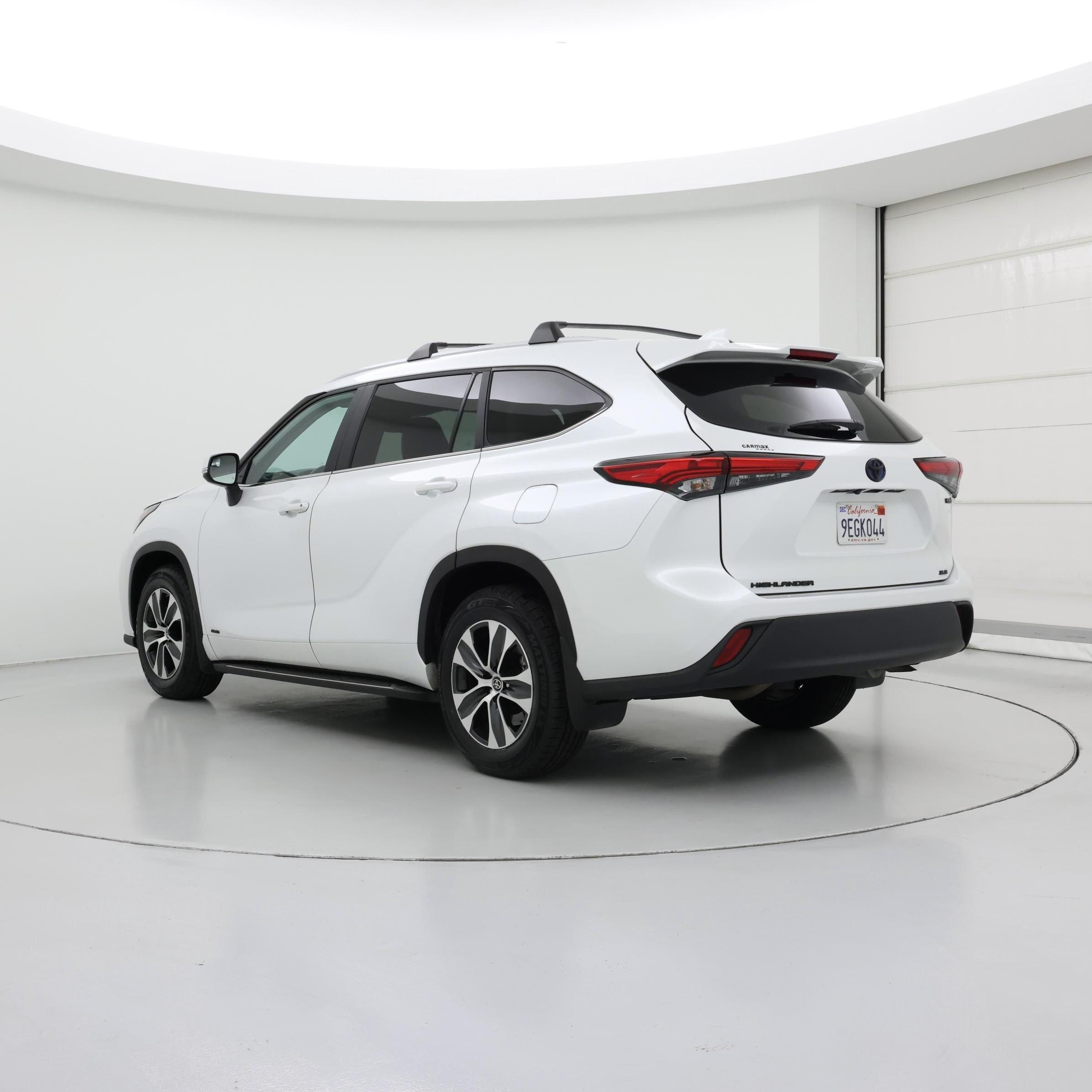 Thumbnail: 2023 Toyota Highlander - 2