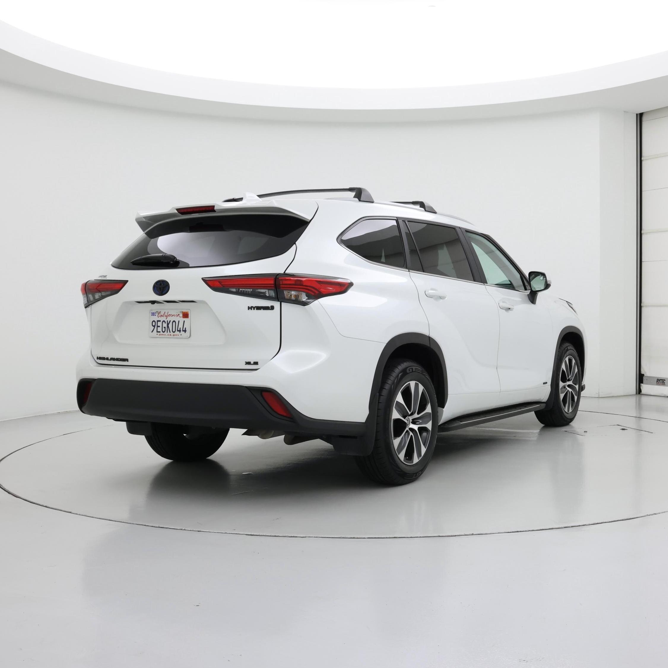 Thumbnail: 2023 Toyota Highlander - 8
