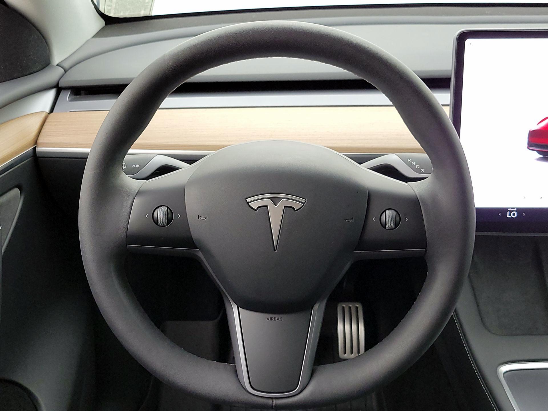 Thumbnail: 2023 Tesla Model Y - 10