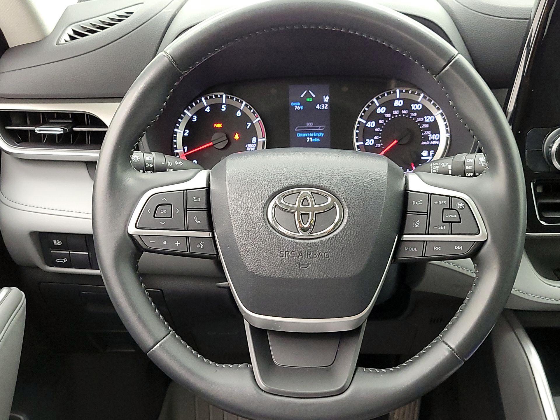 Thumbnail: 2022 Toyota Highlander - 10