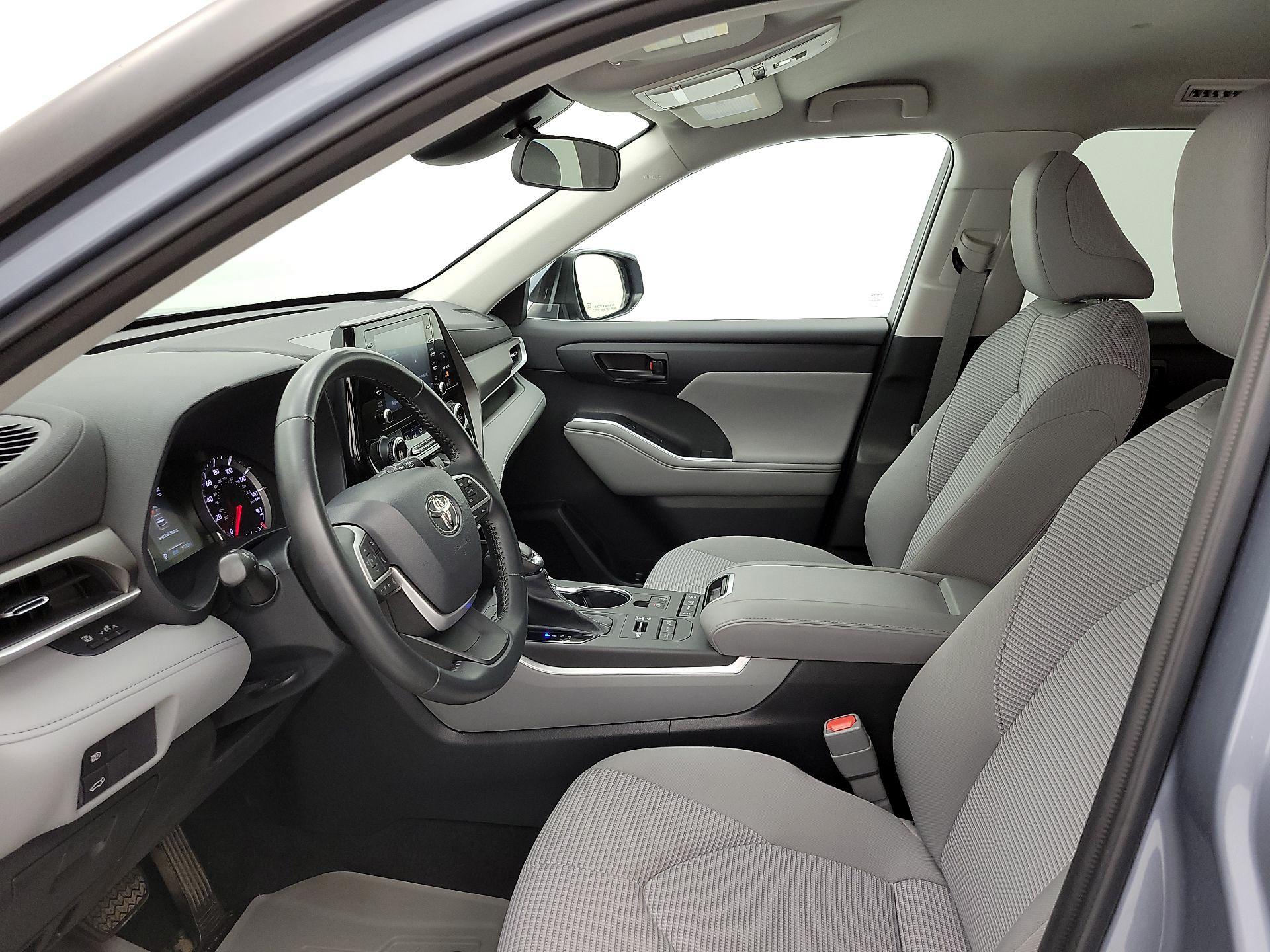 Thumbnail: 2022 Toyota Highlander - 11