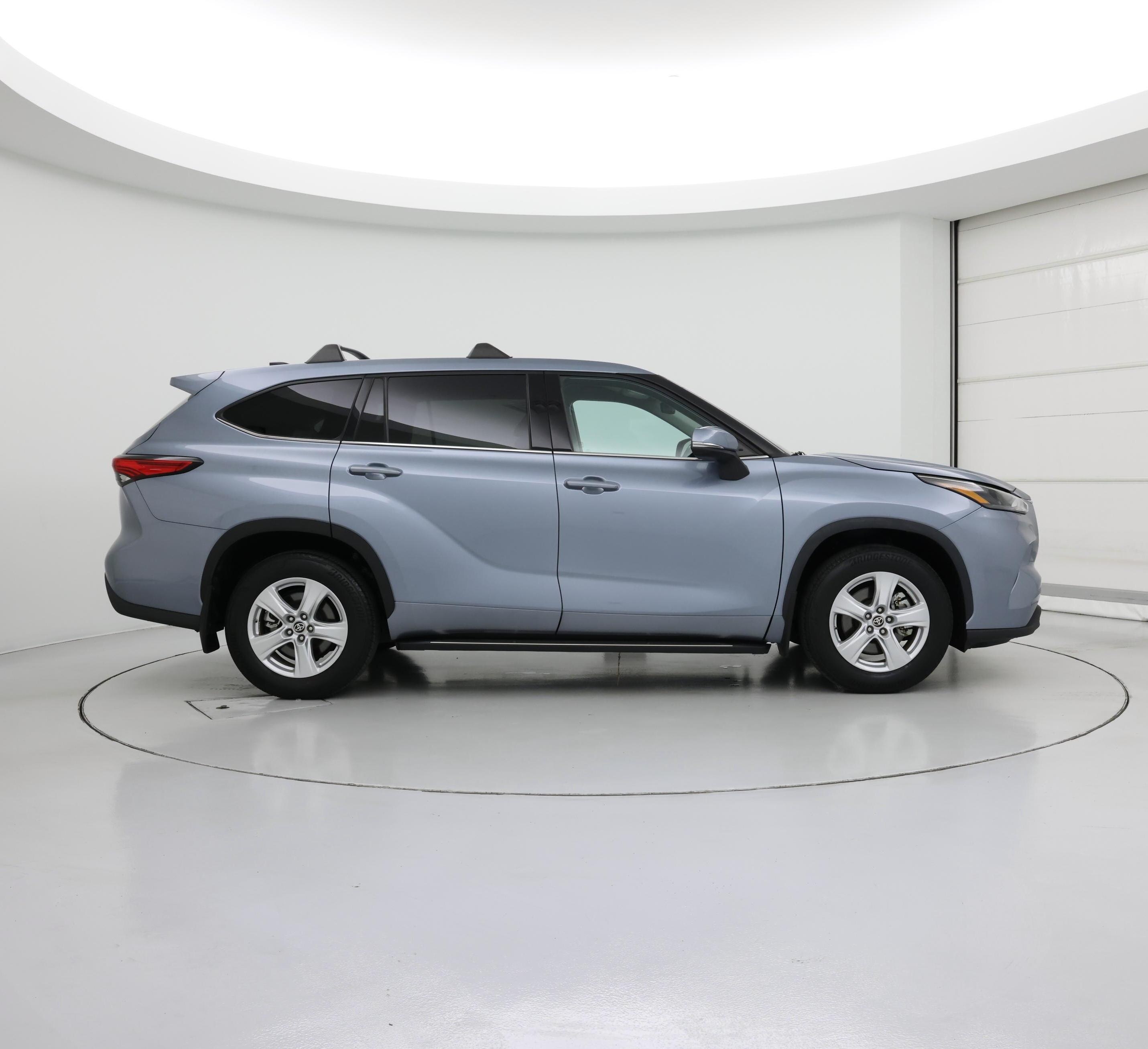 Thumbnail: 2022 Toyota Highlander - 7
