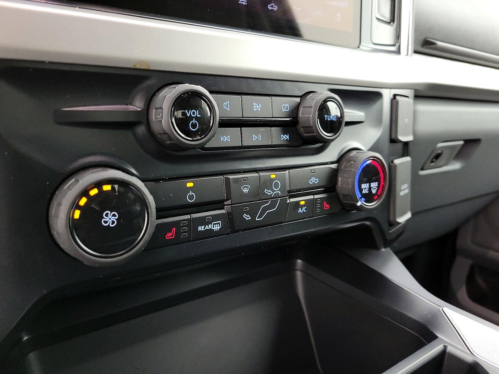 2023 Ford F-250 Super Duty XLT - Photo 18