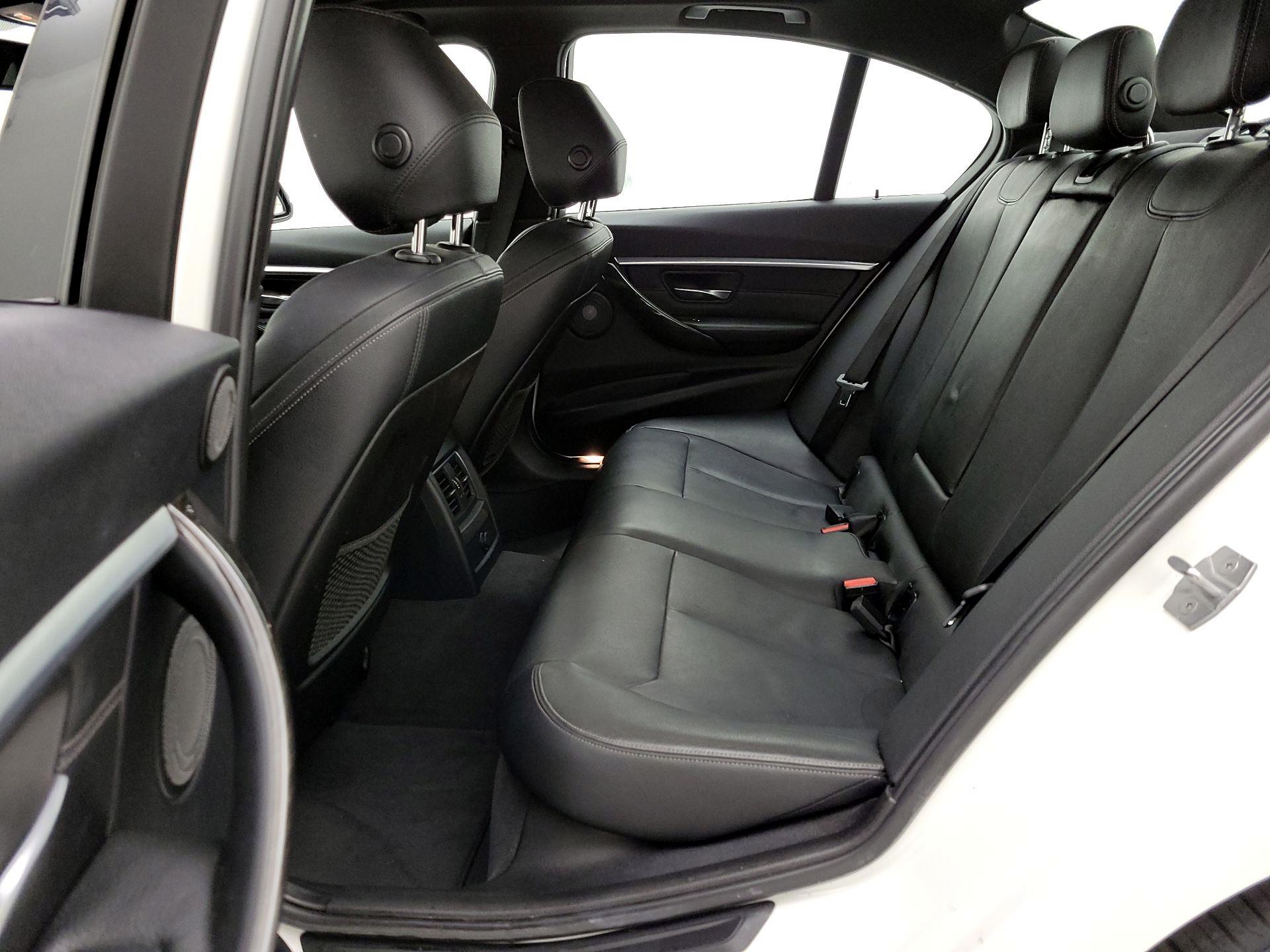 Thumbnail: 2016 BMW 3 Series - 20