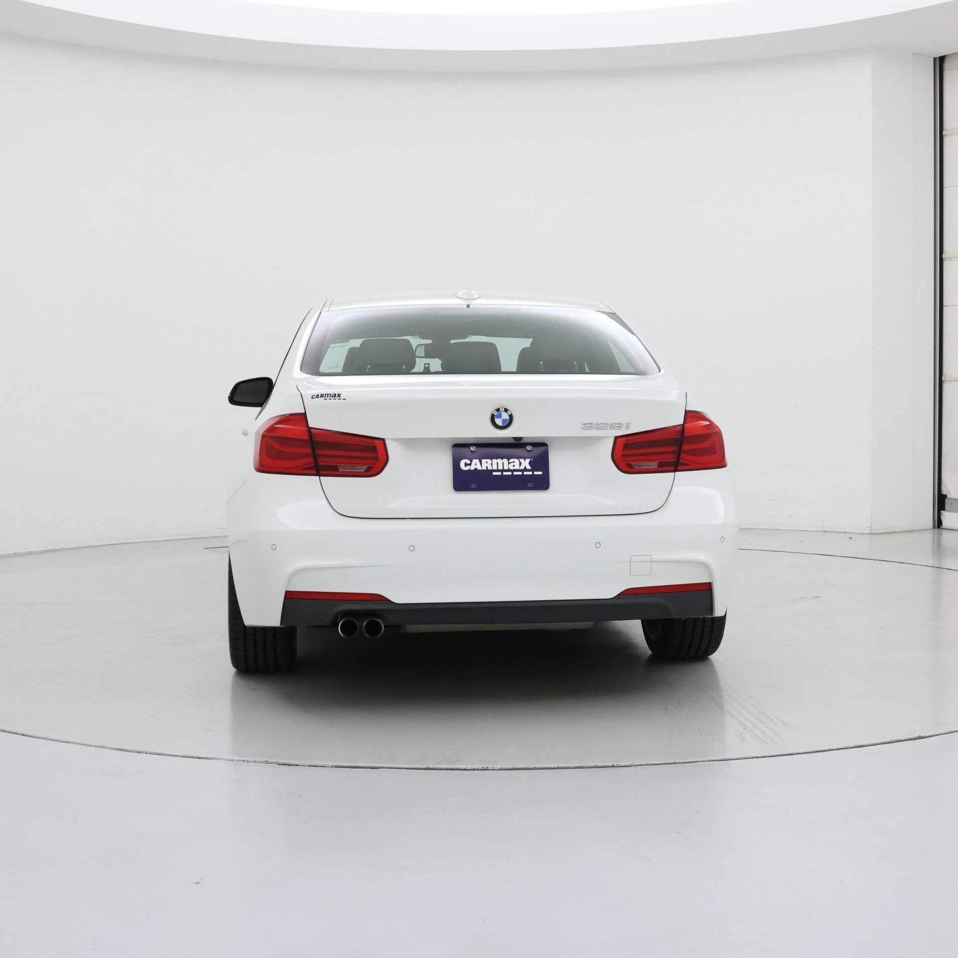 Thumbnail: 2016 BMW 3 Series - 6