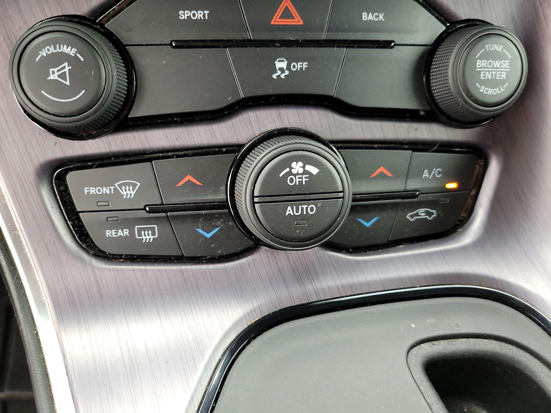 Thumbnail: 2016 Dodge Challenger - 15