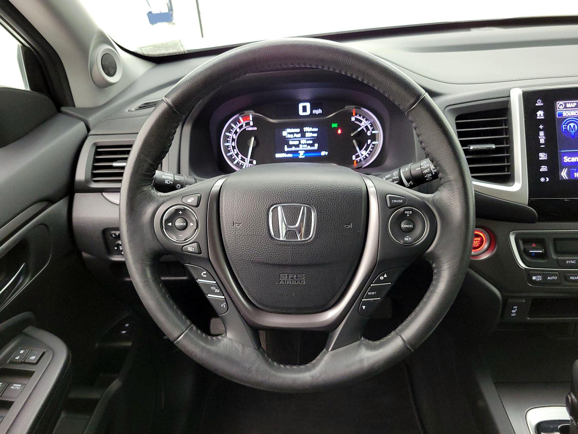 Thumbnail: 2018 Honda Pilot - 10