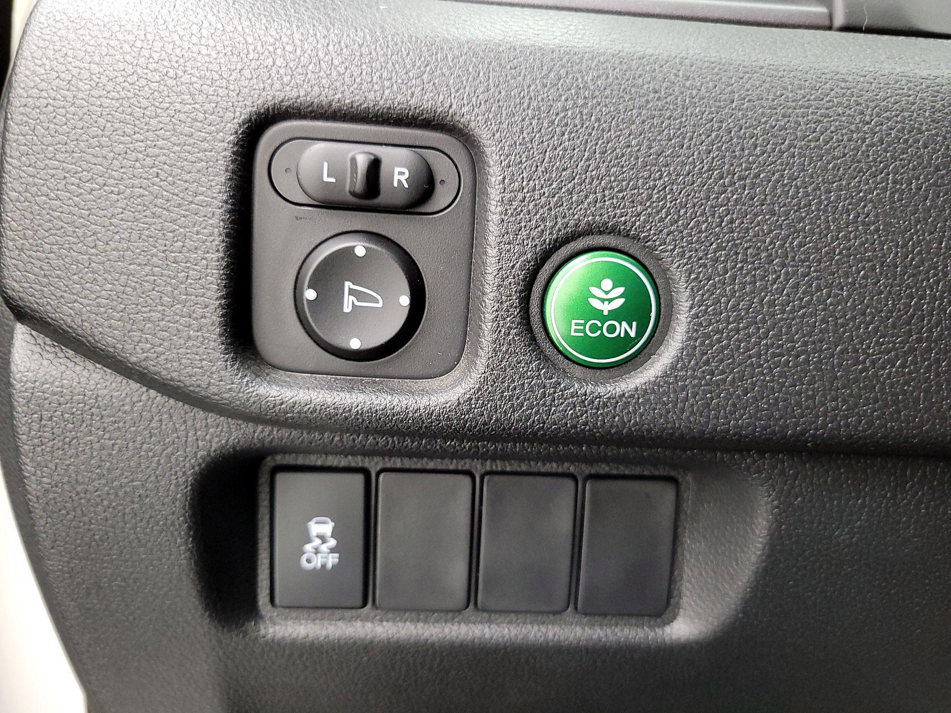 Thumbnail: 2018 Honda Pilot - 13