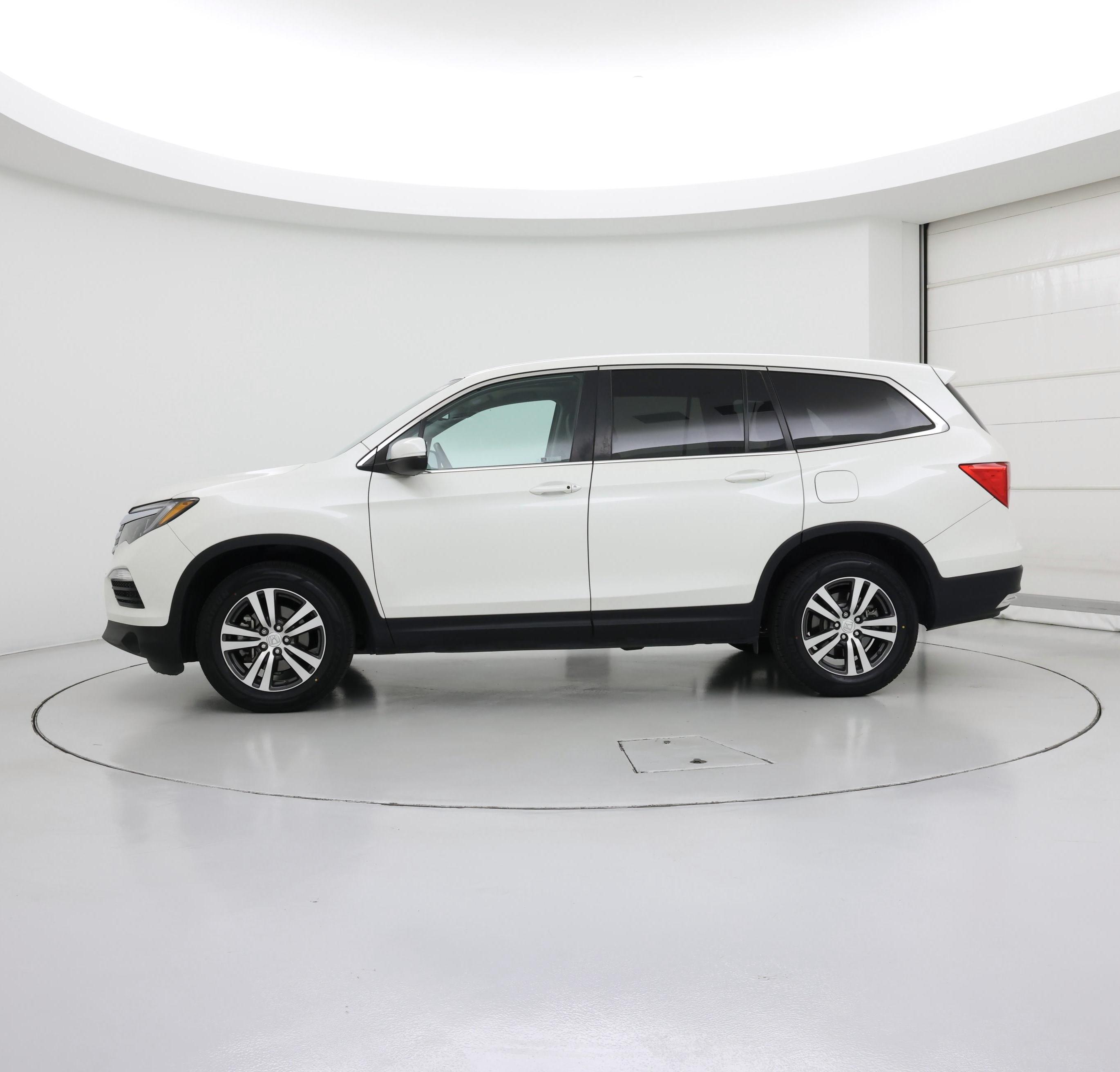 Thumbnail: 2018 Honda Pilot - 3