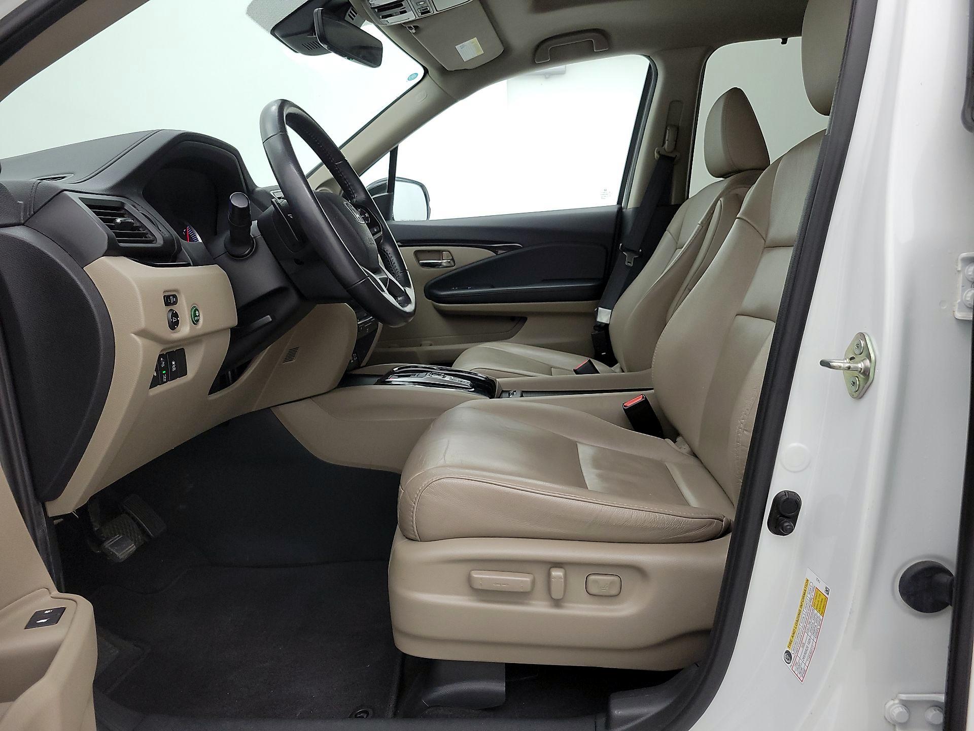 Thumbnail: 2020 Honda Pilot - 11