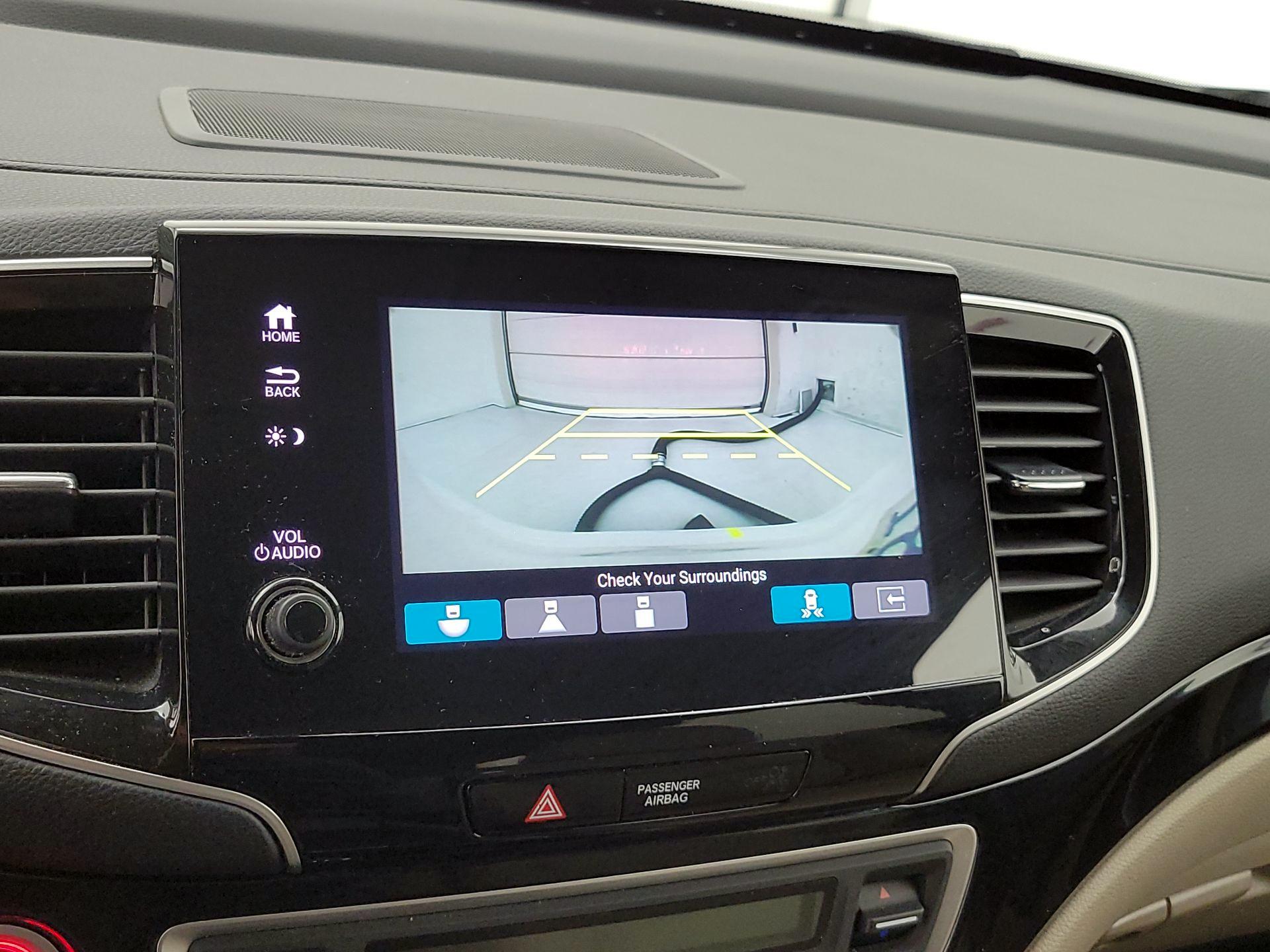 Thumbnail: 2020 Honda Pilot - 14