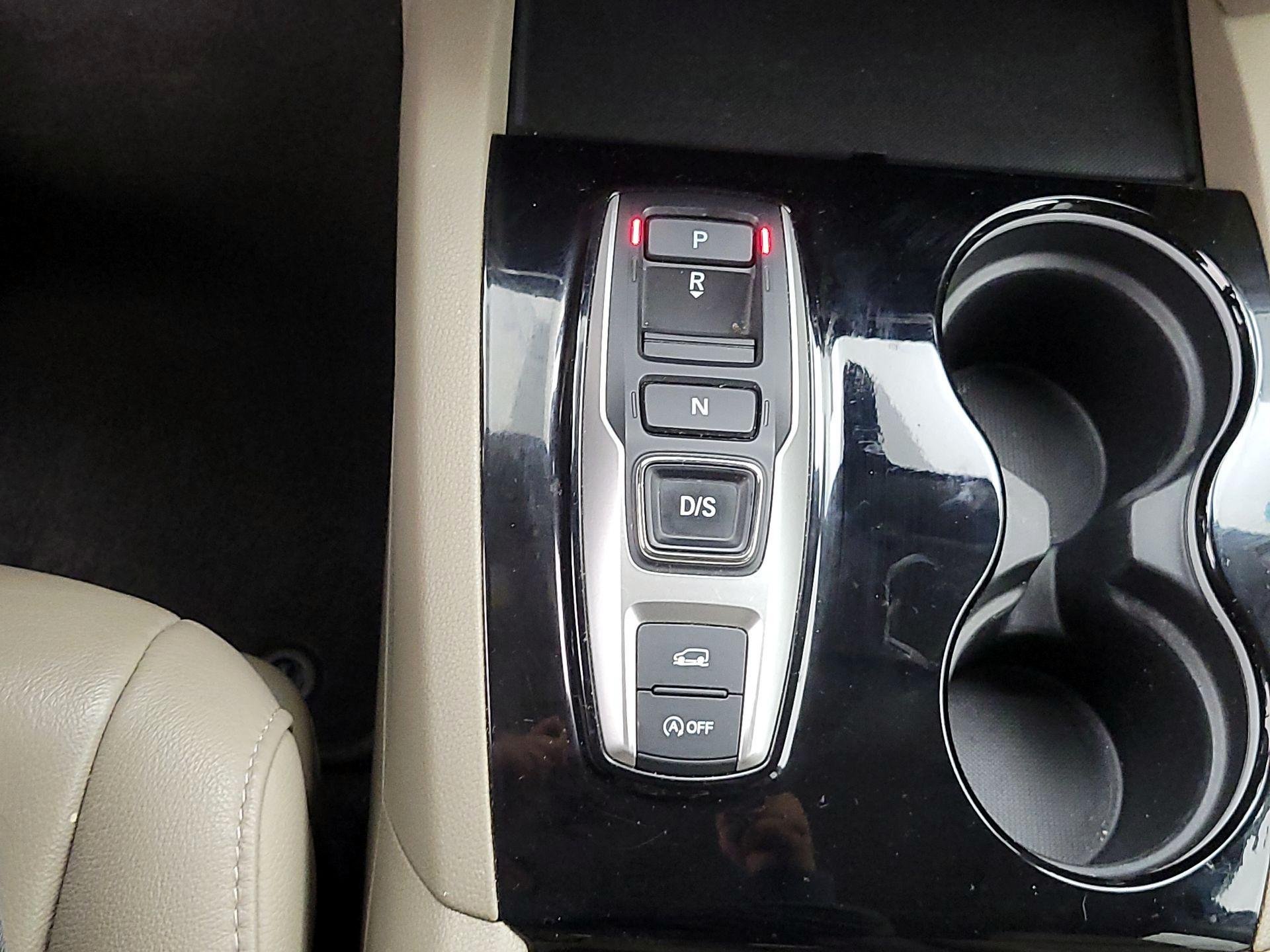 Thumbnail: 2020 Honda Pilot - 17