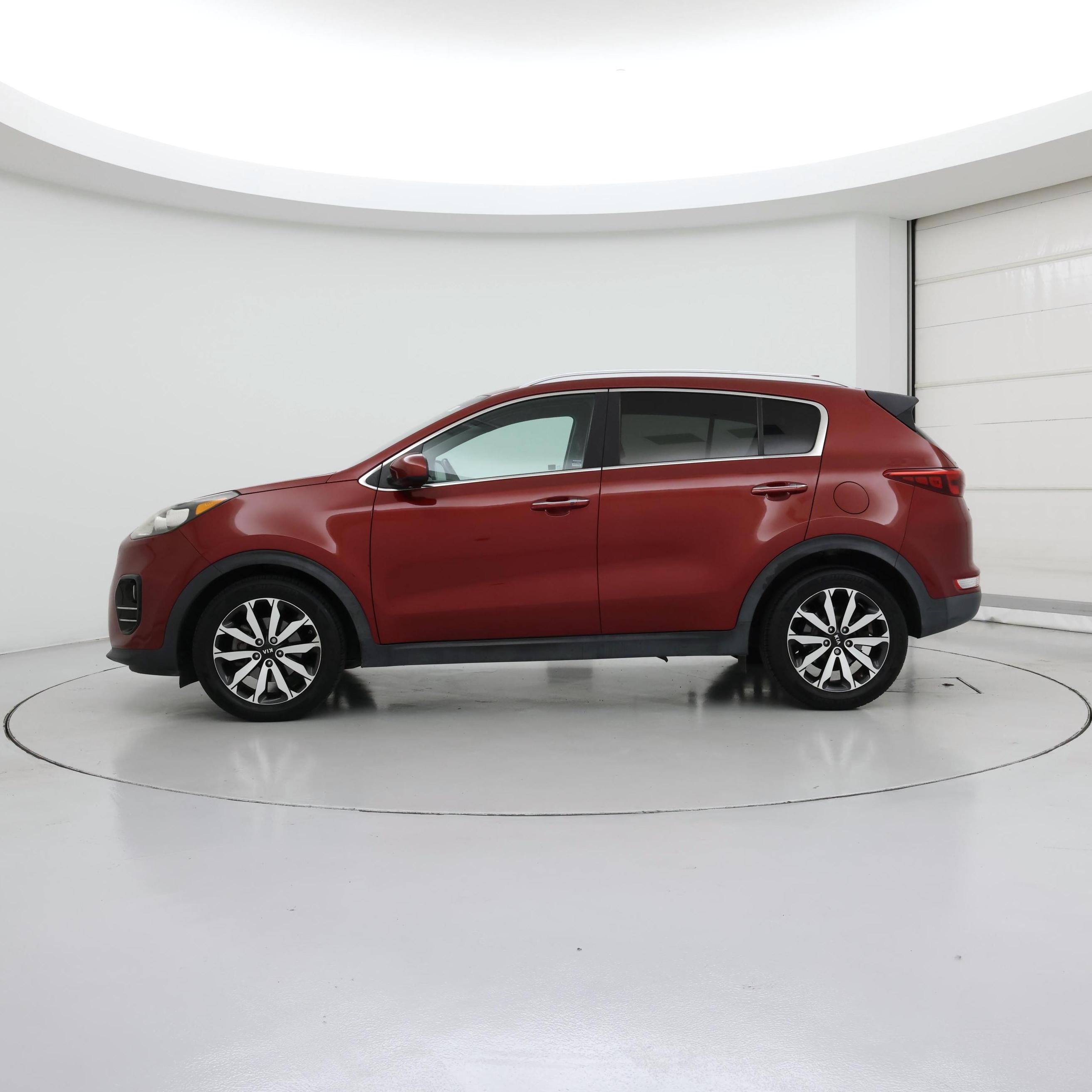 Thumbnail: 2017 Kia Sportage - 3