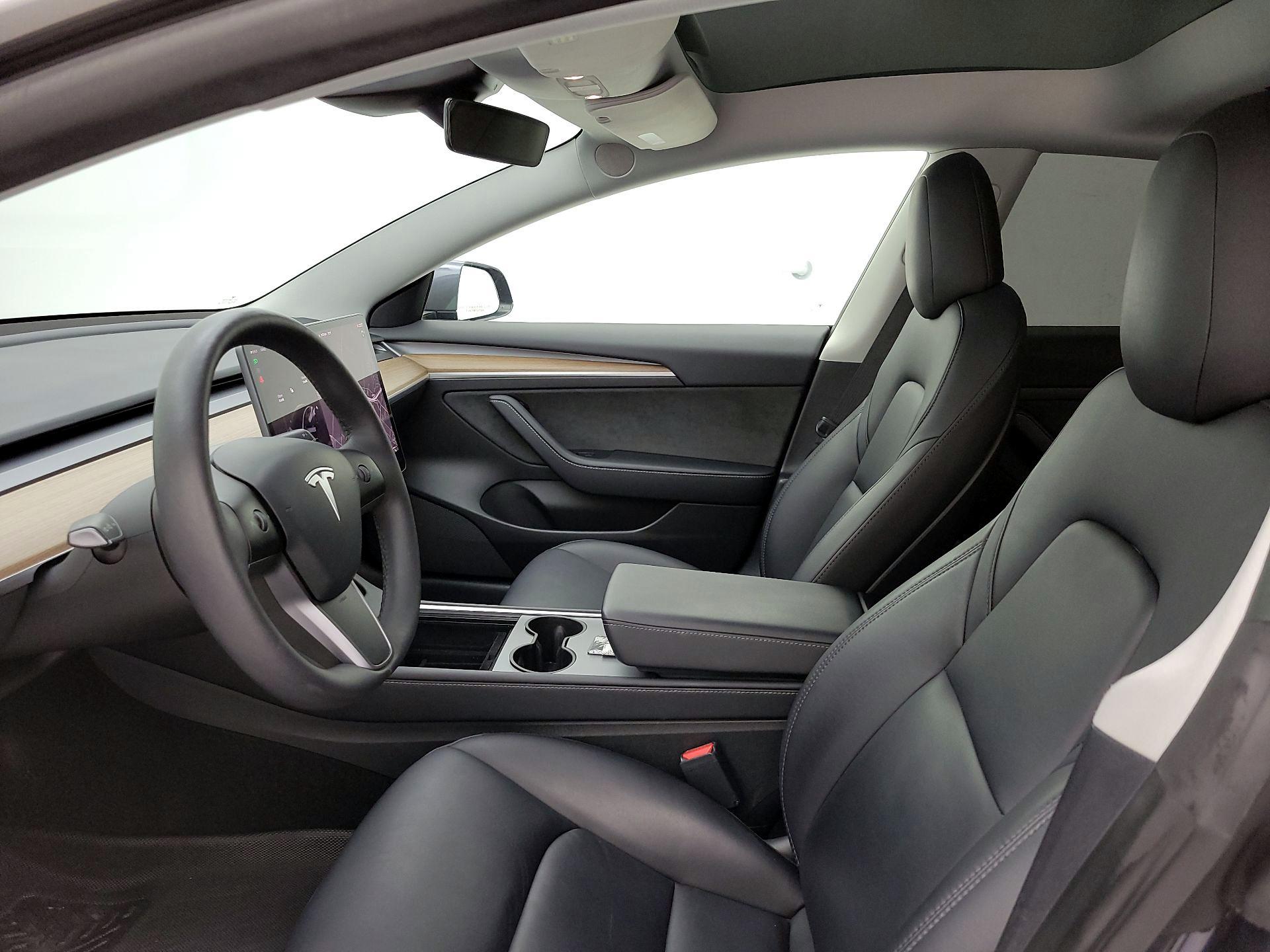 Thumbnail: 2022 Tesla Model 3 - 11